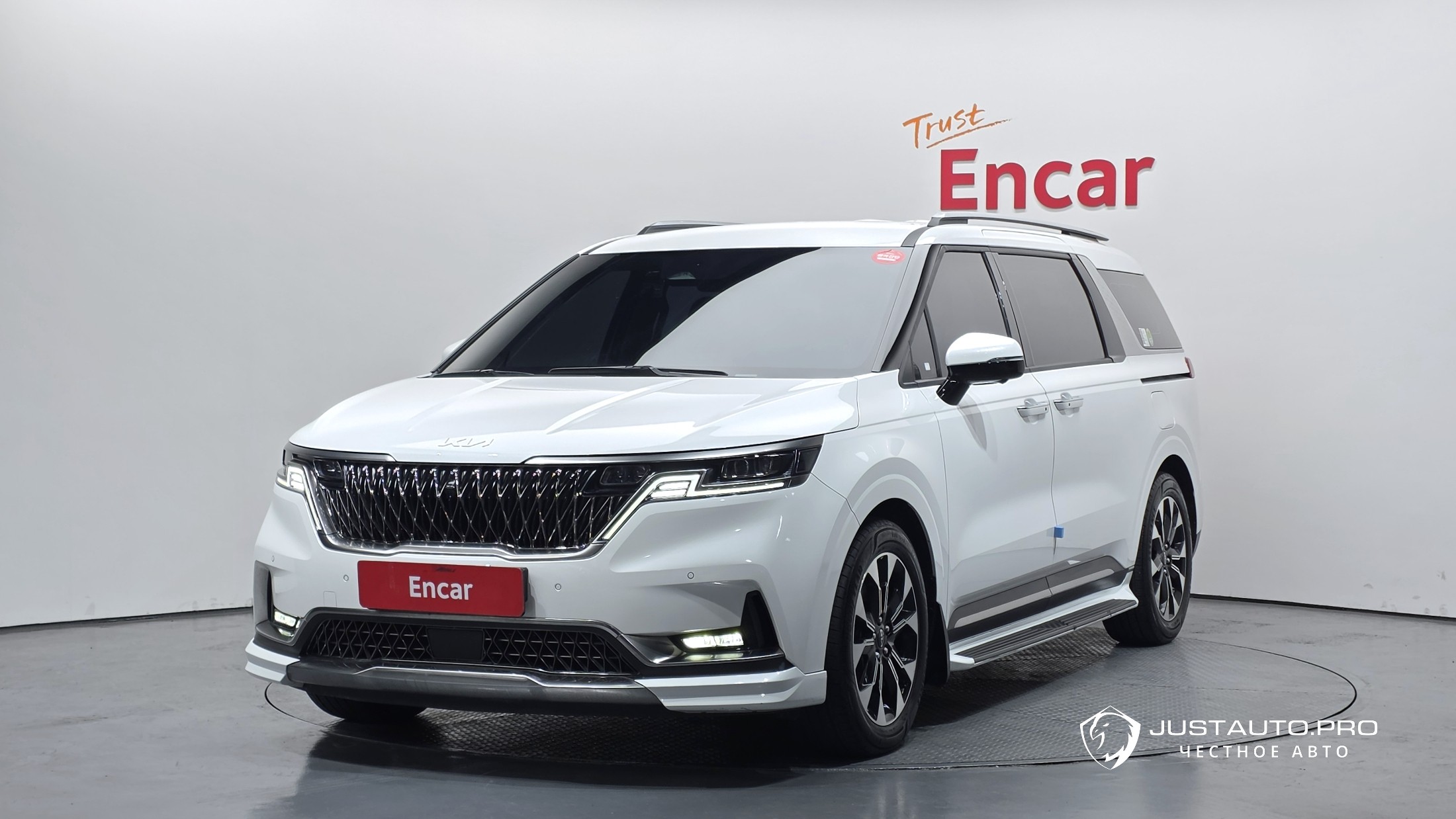 Автомобиль Kia Canival