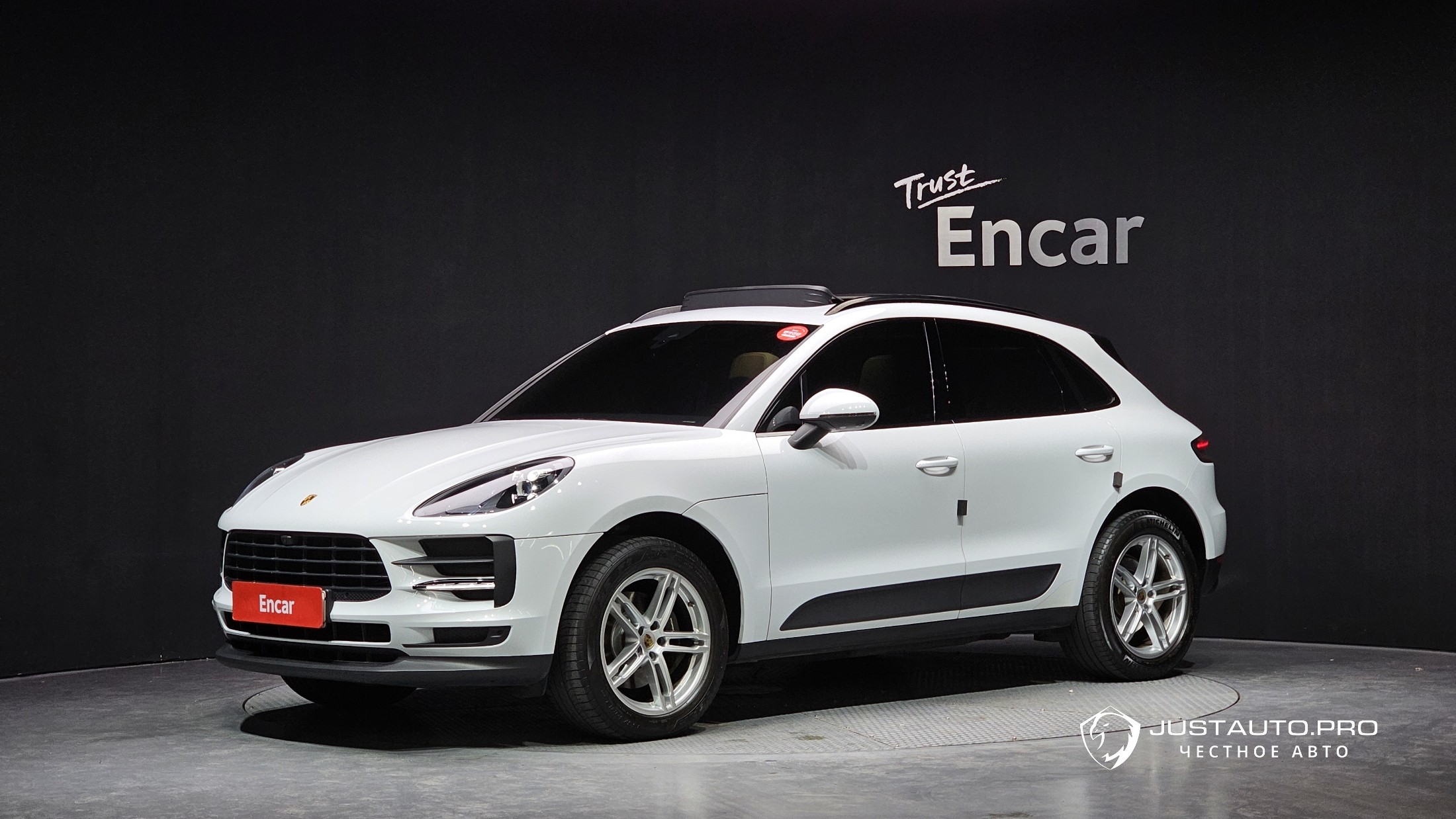 Автомобиль Porsche Macan