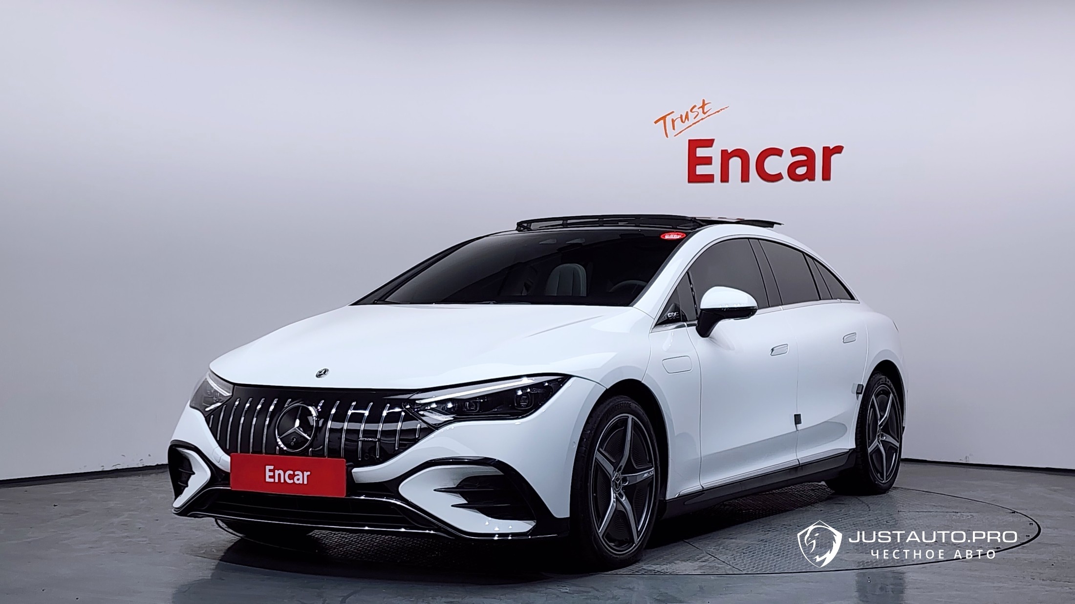 Автомобиль Mercedes-Benz EQE