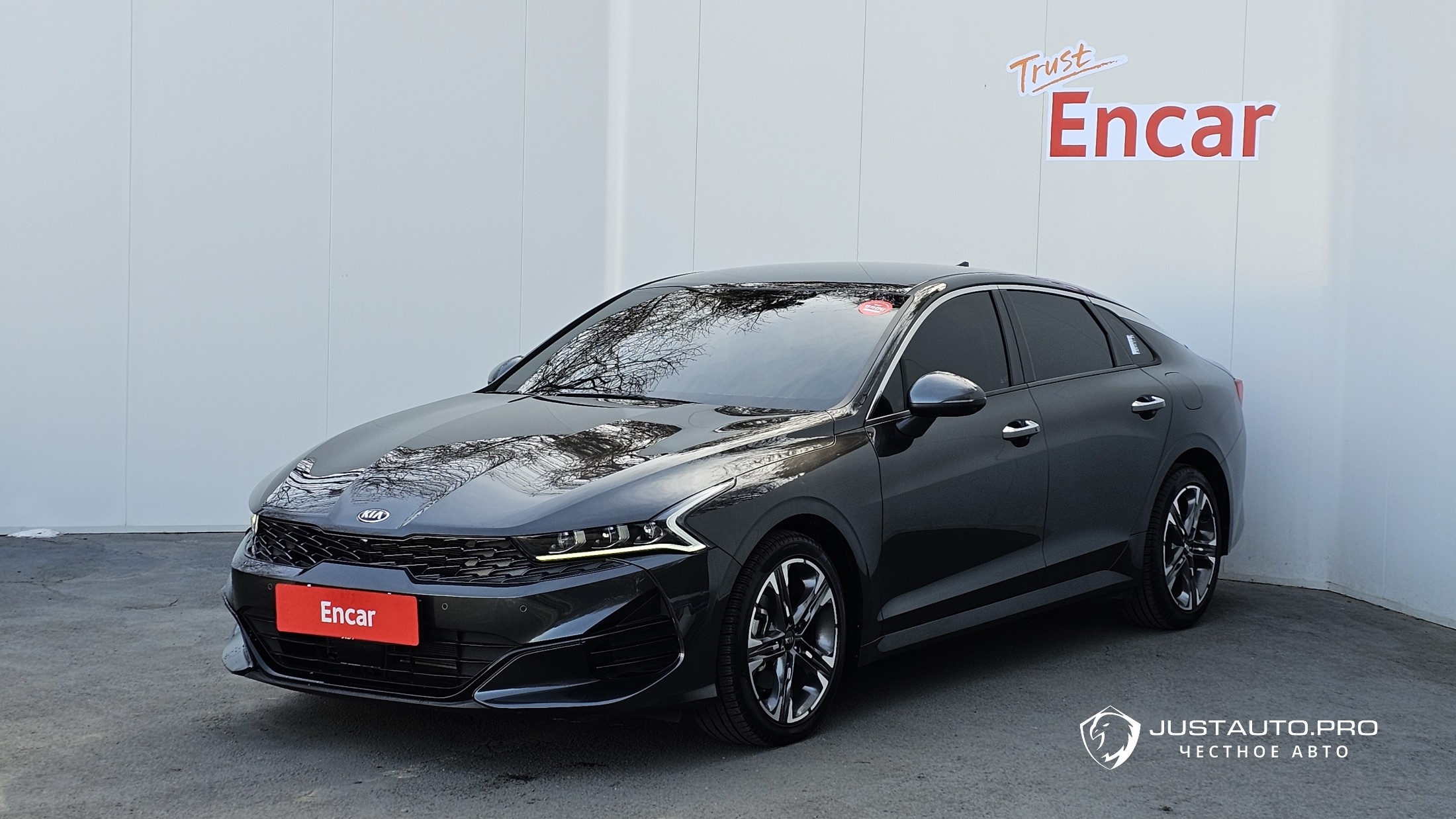 Автомобиль Kia K5