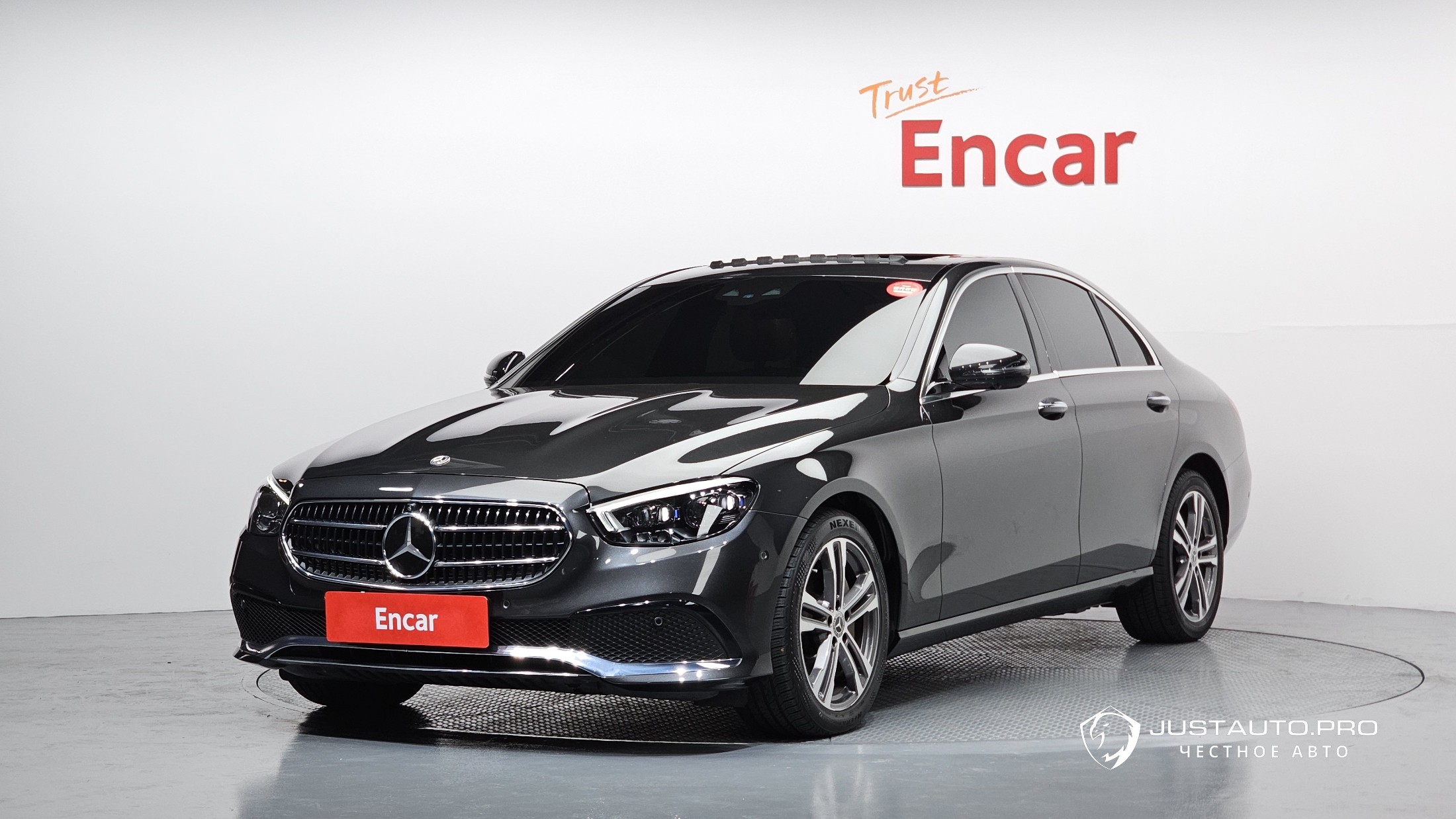 Автомобиль Mercedes-Benz E-Class