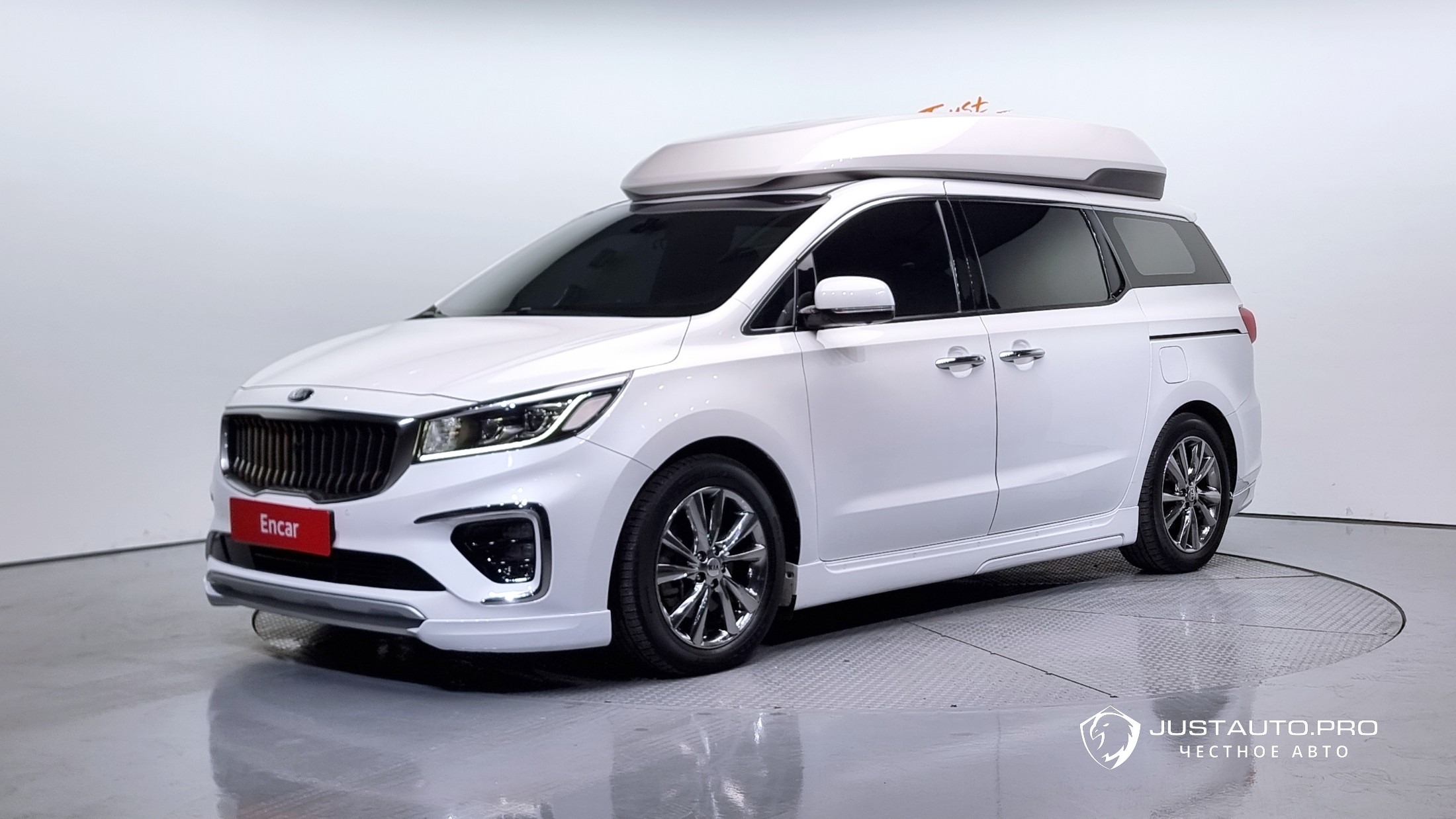 Автомобиль Kia Canival
