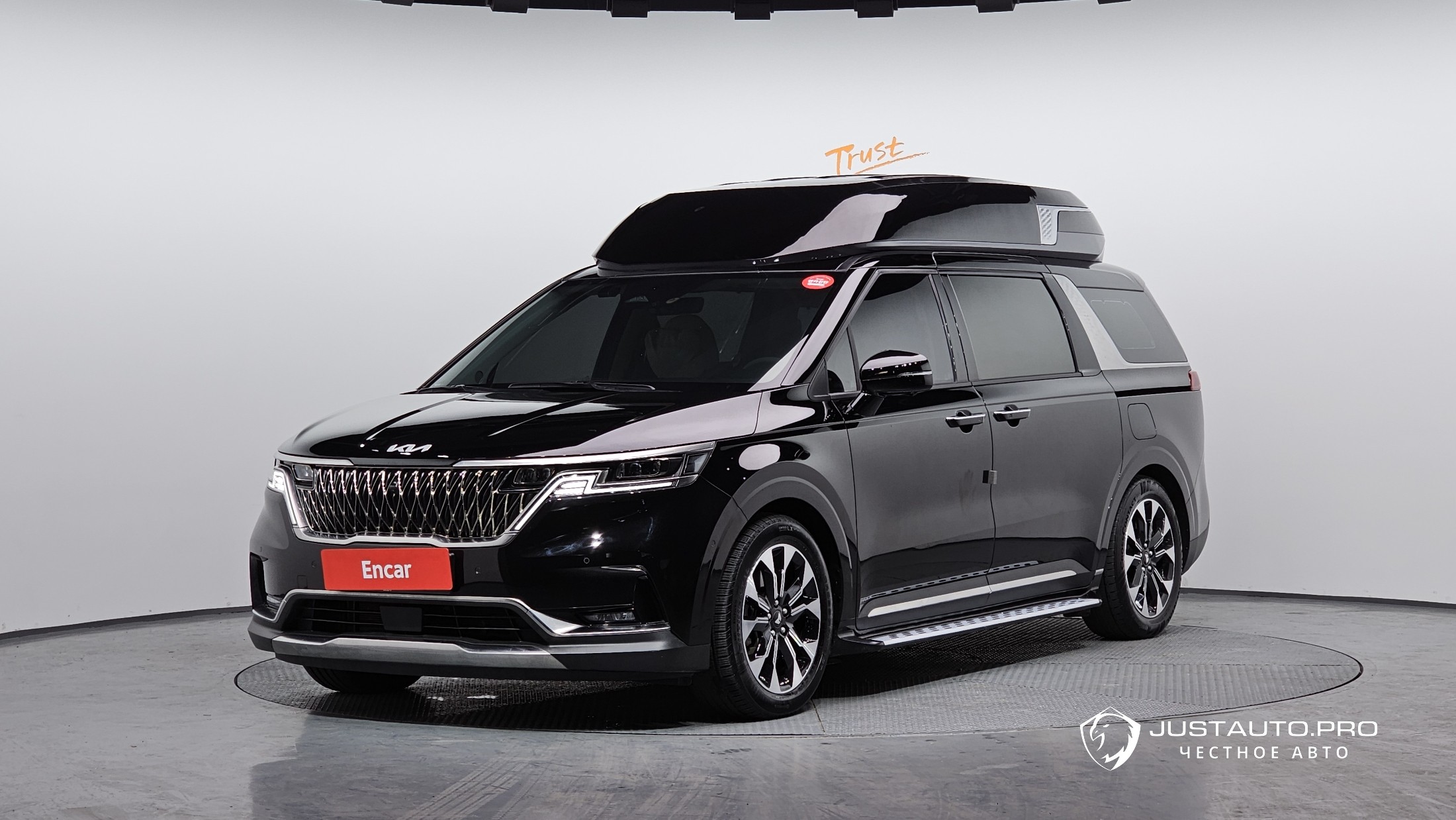 Автомобиль Kia Canival
