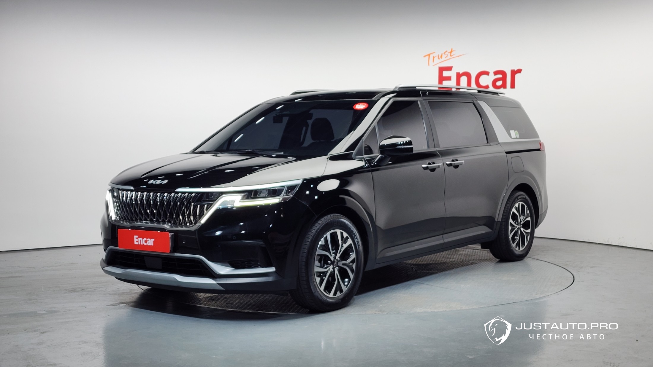 Автомобиль Kia Canival