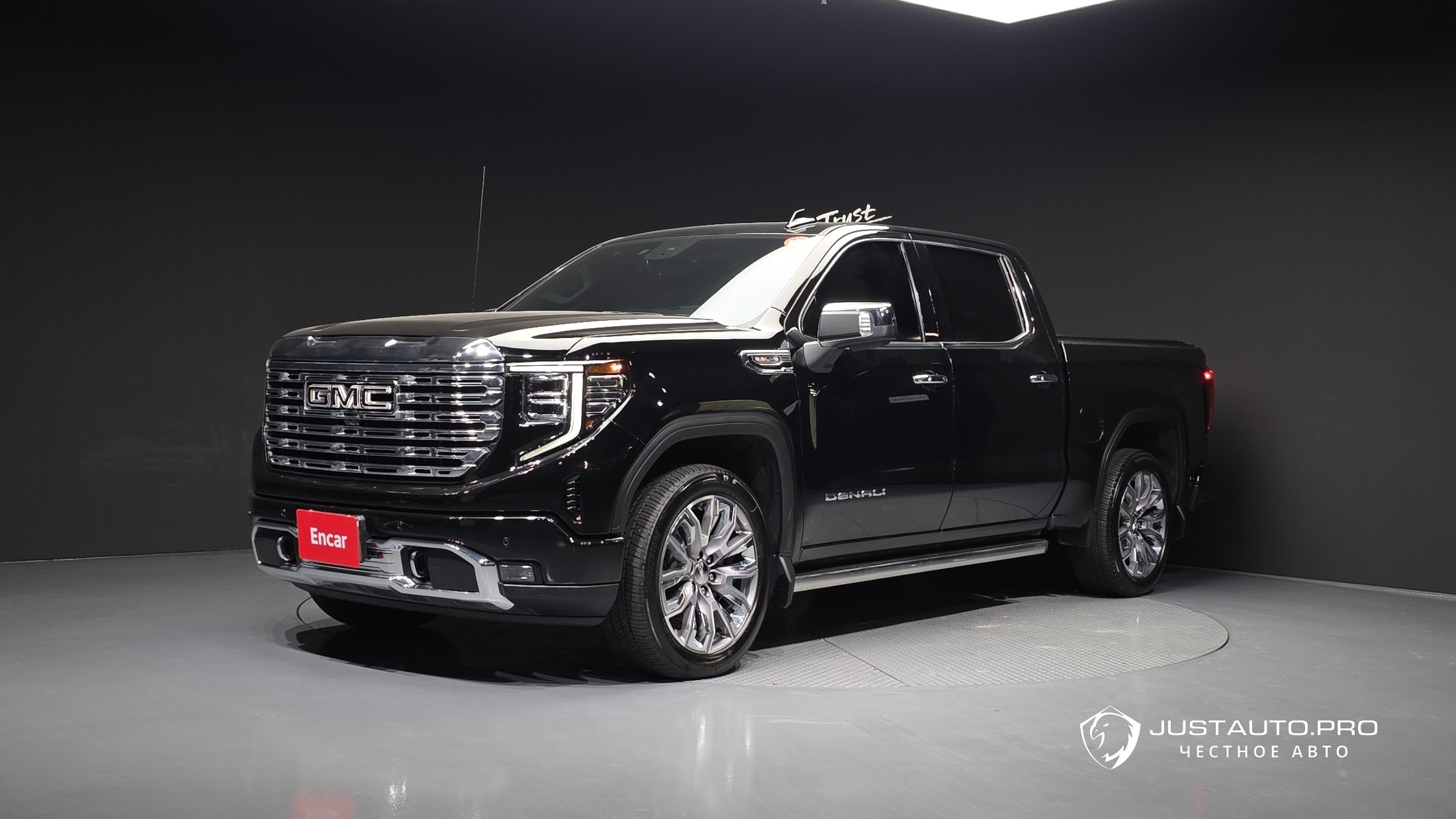 Автомобиль GMC Sierra
