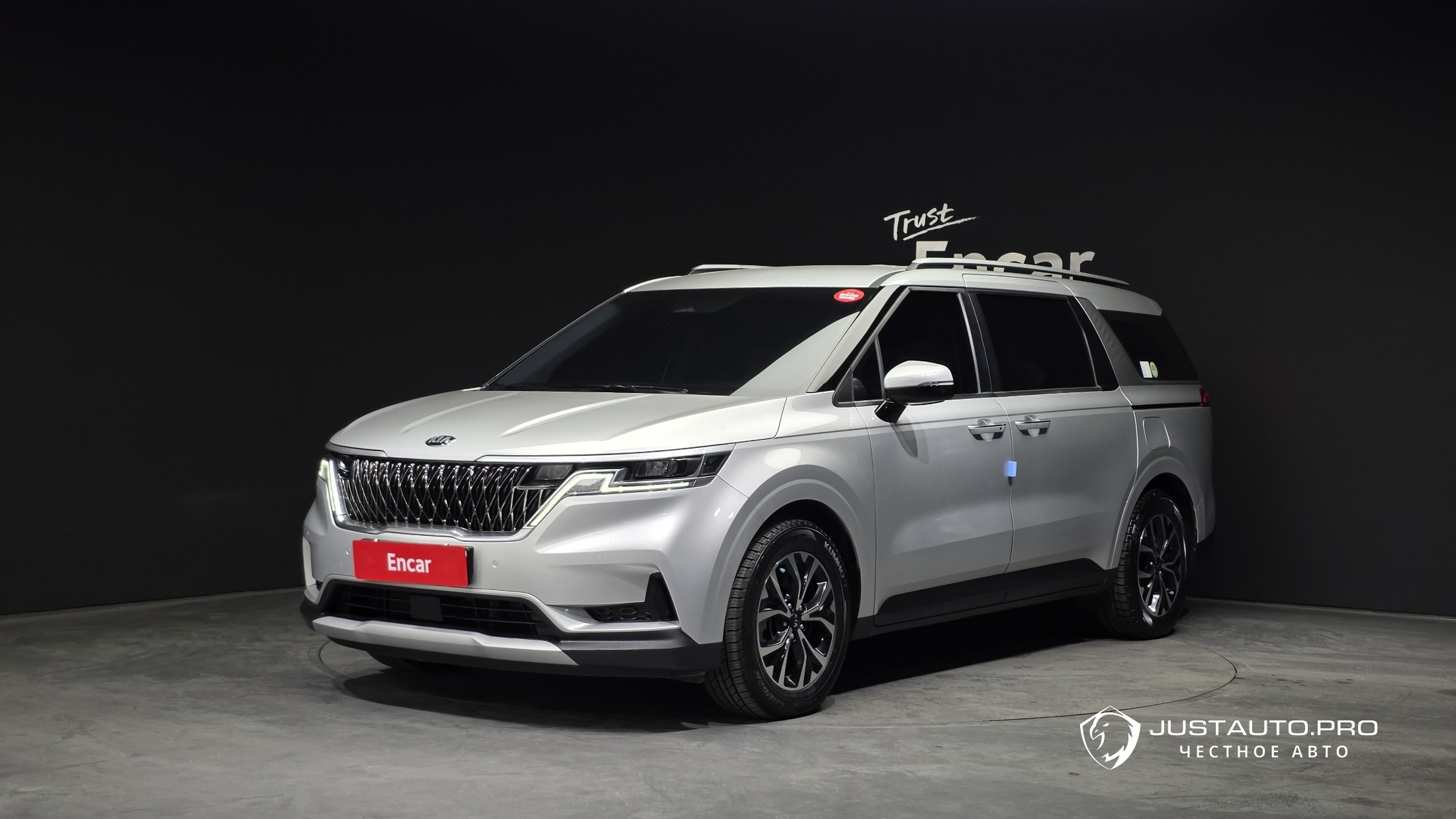 Автомобиль Kia Canival