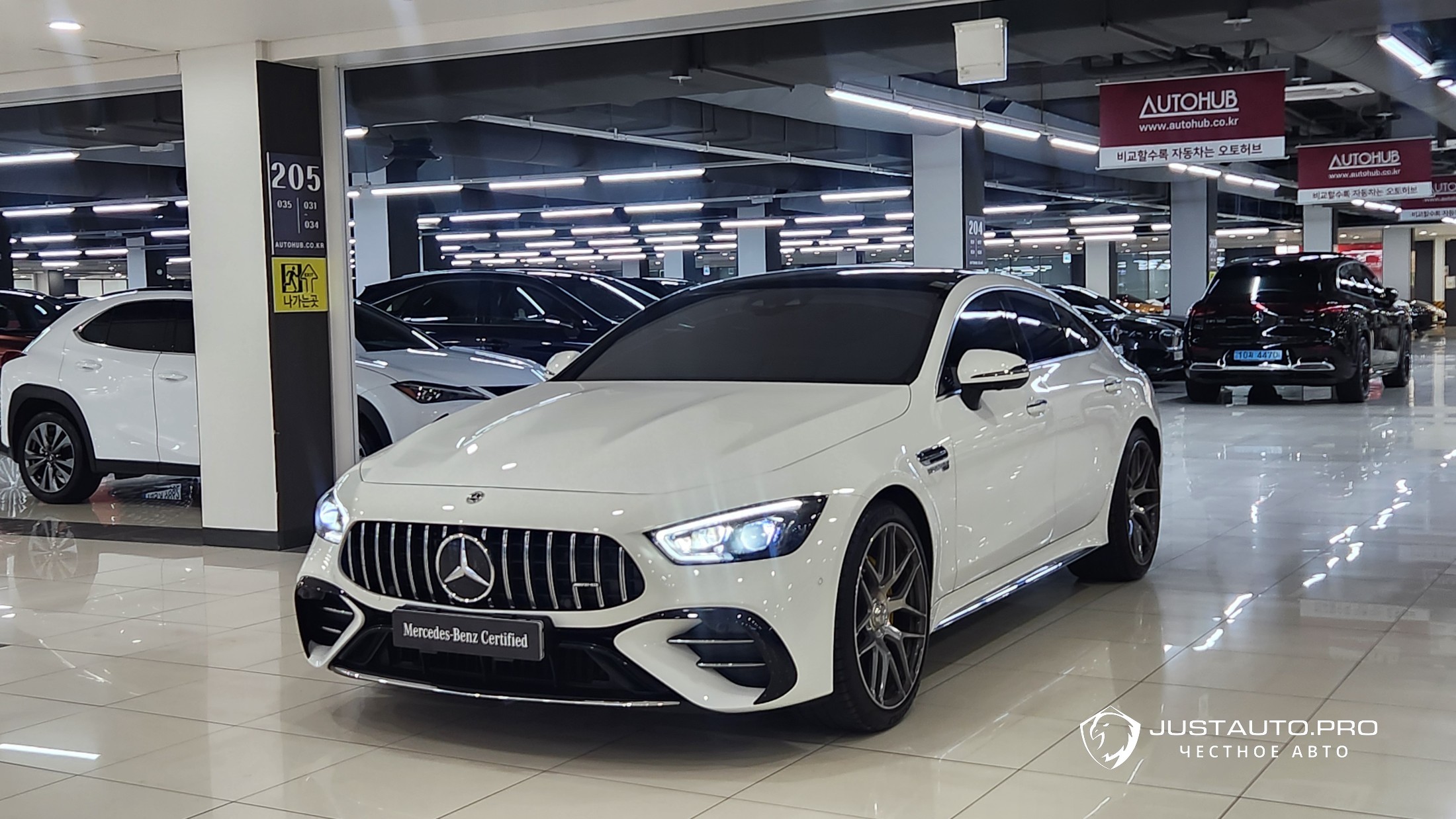 Автомобиль Mercedes-Benz AMG GT