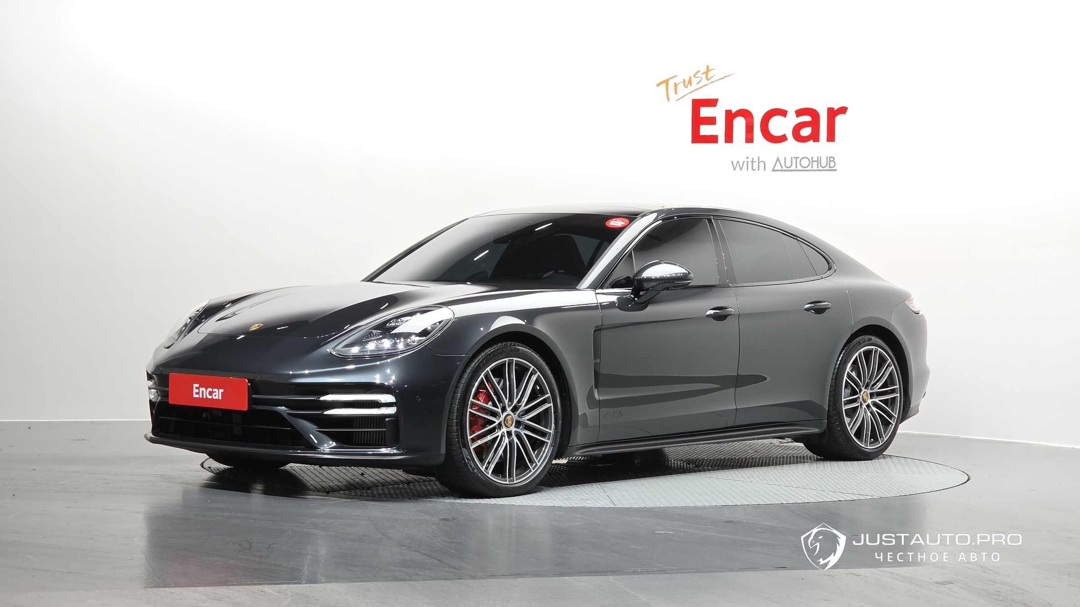 Автомобиль Porsche Panamera