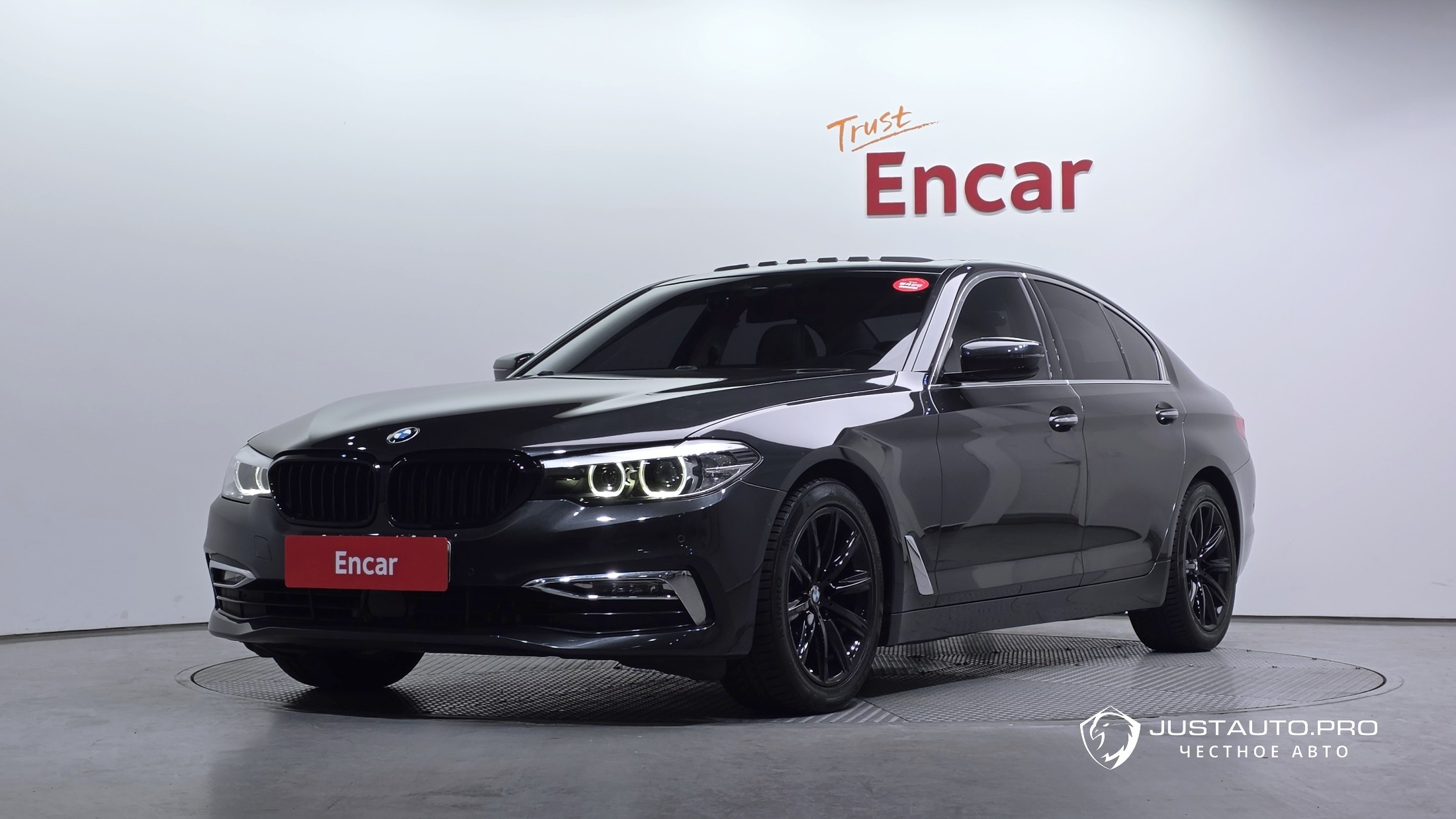 Автомобиль BMW 5-Series