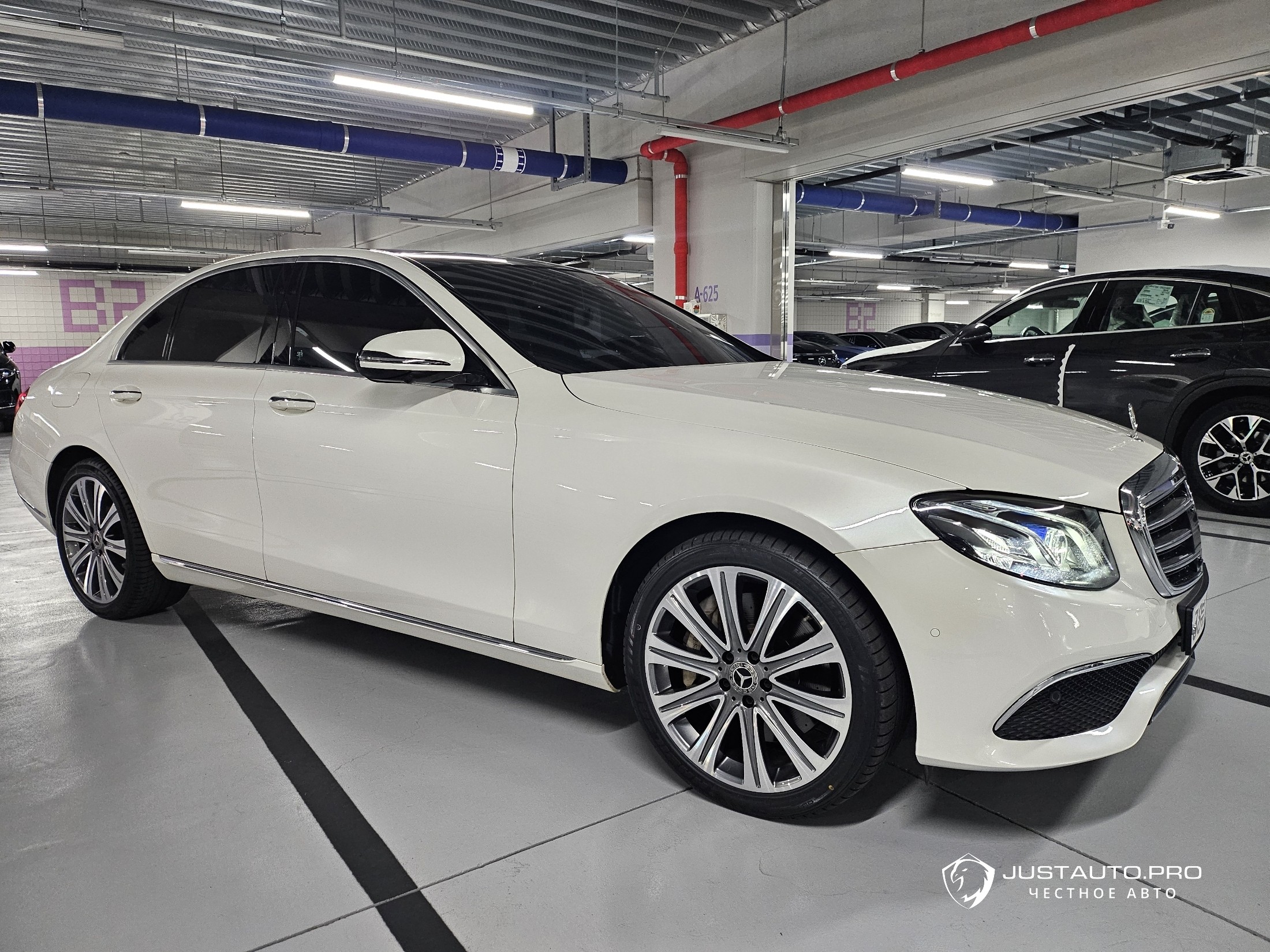 Автомобиль Mercedes-Benz E-Class