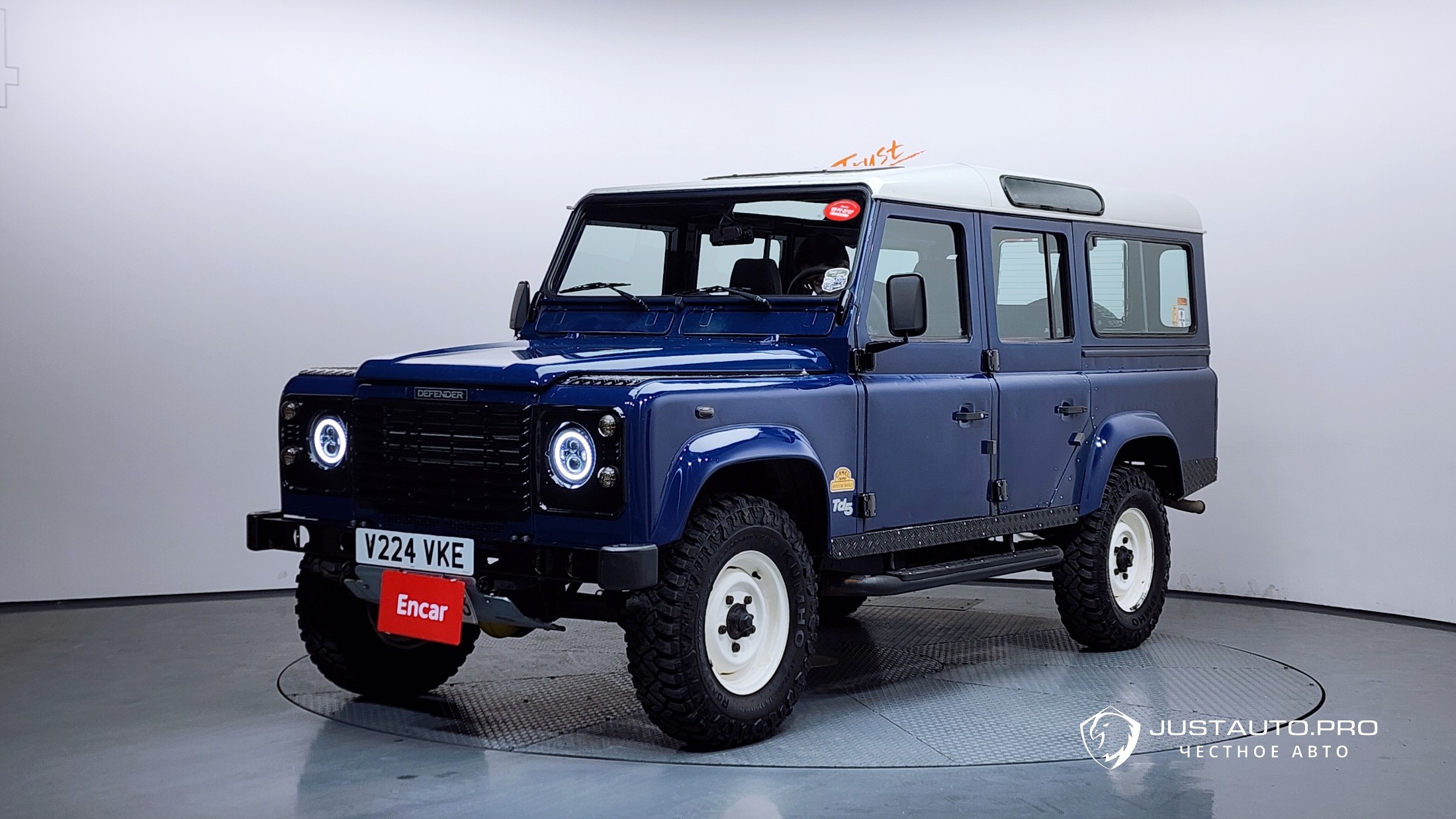 Автомобиль Land Rover Defender
