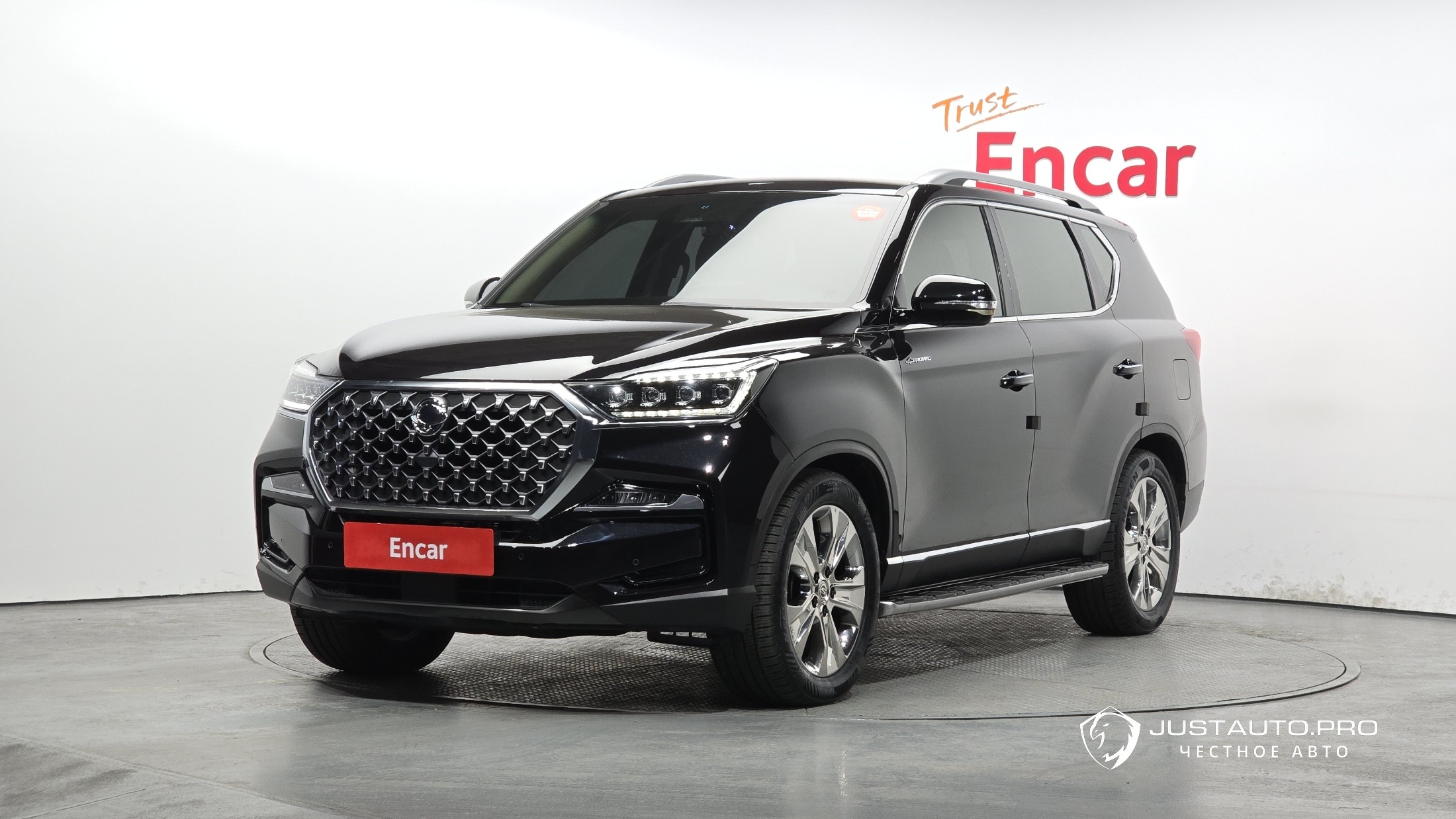 Автомобиль KG_Mobility_Ssangyong Rexton