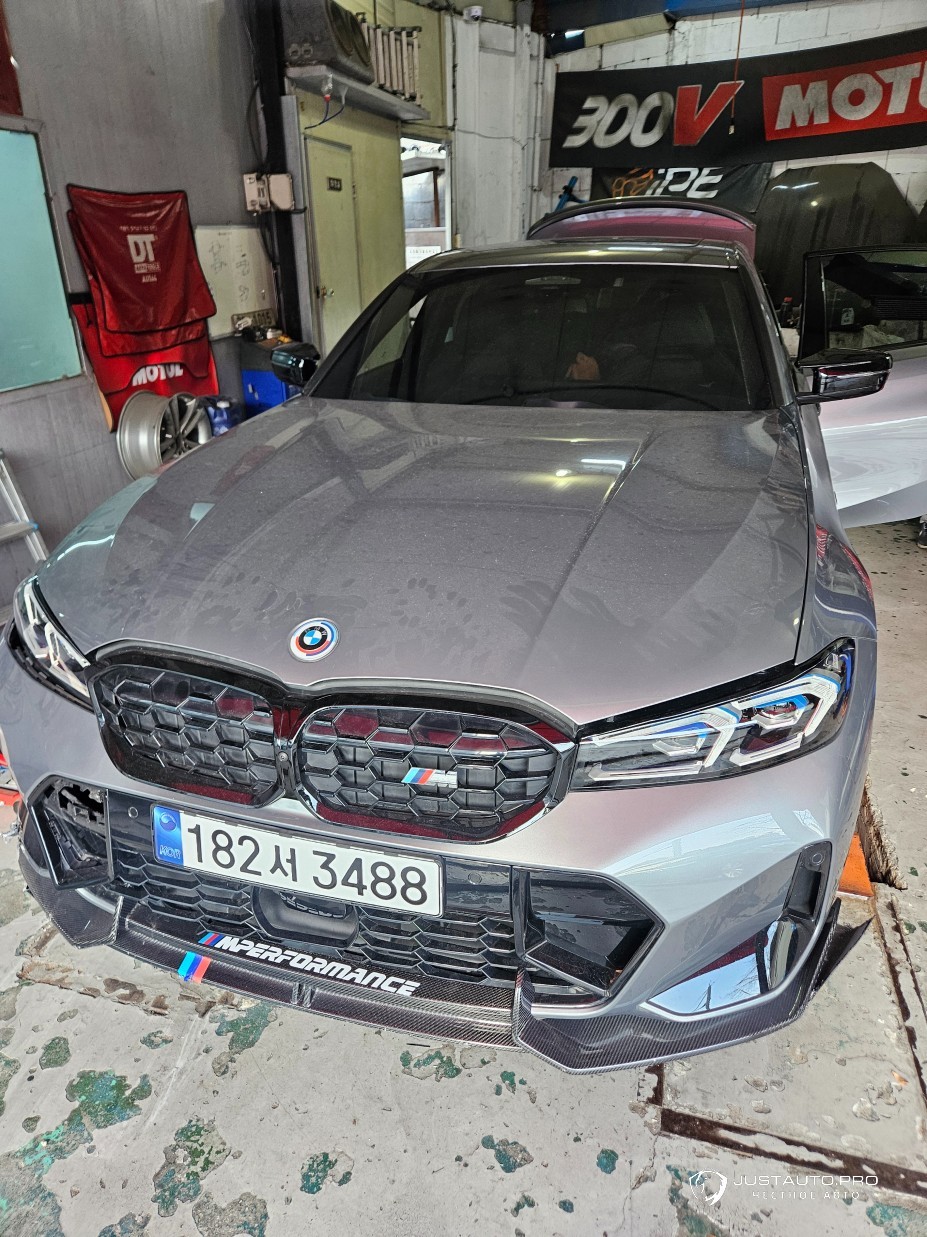 Автомобиль BMW 3-Series