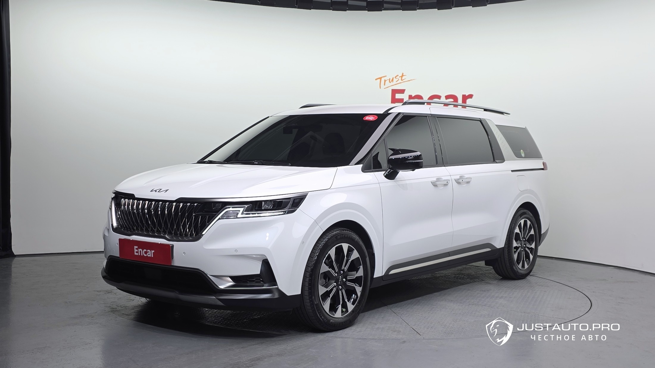 Автомобиль Kia Canival