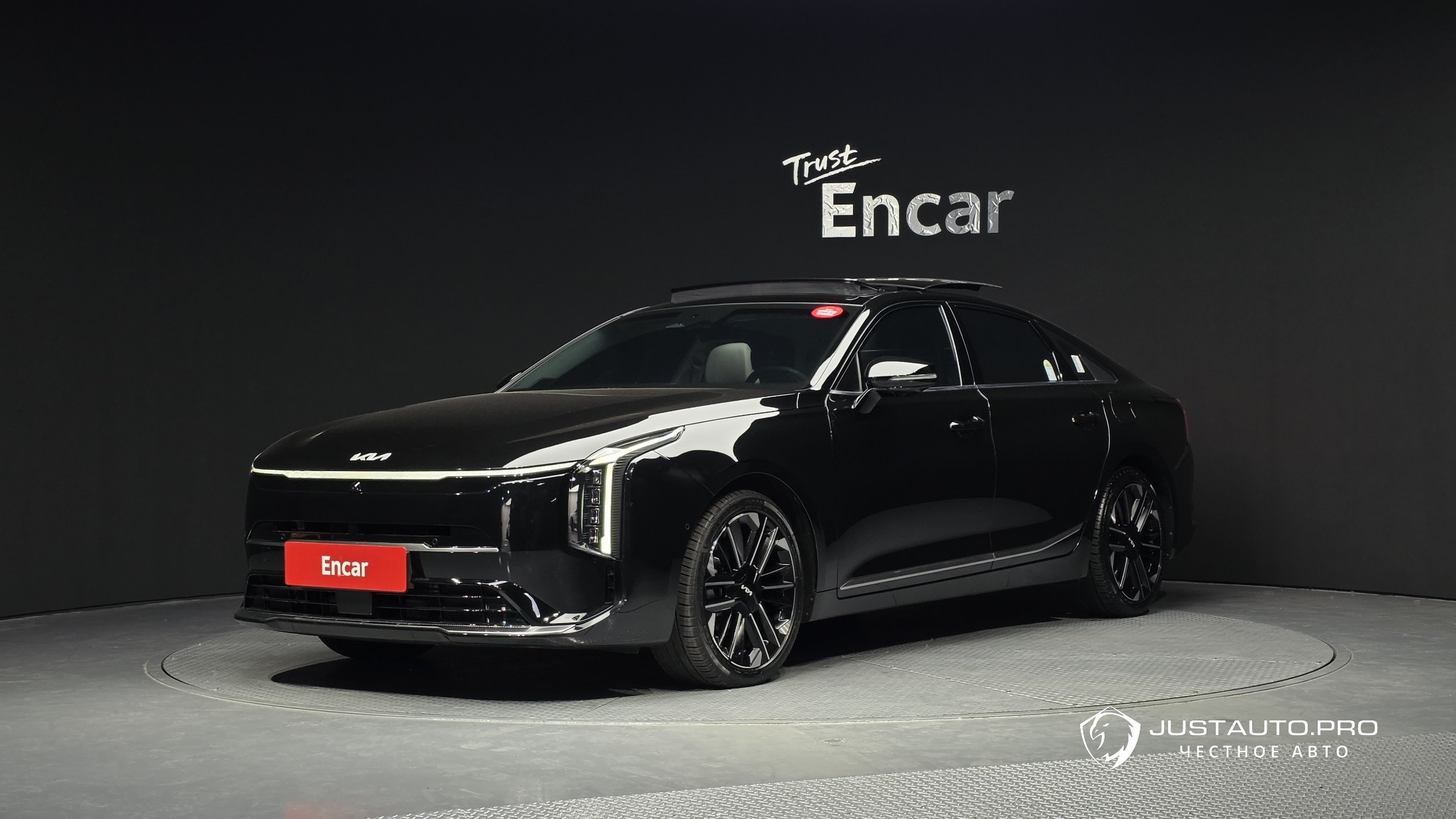 Автомобиль Kia K8