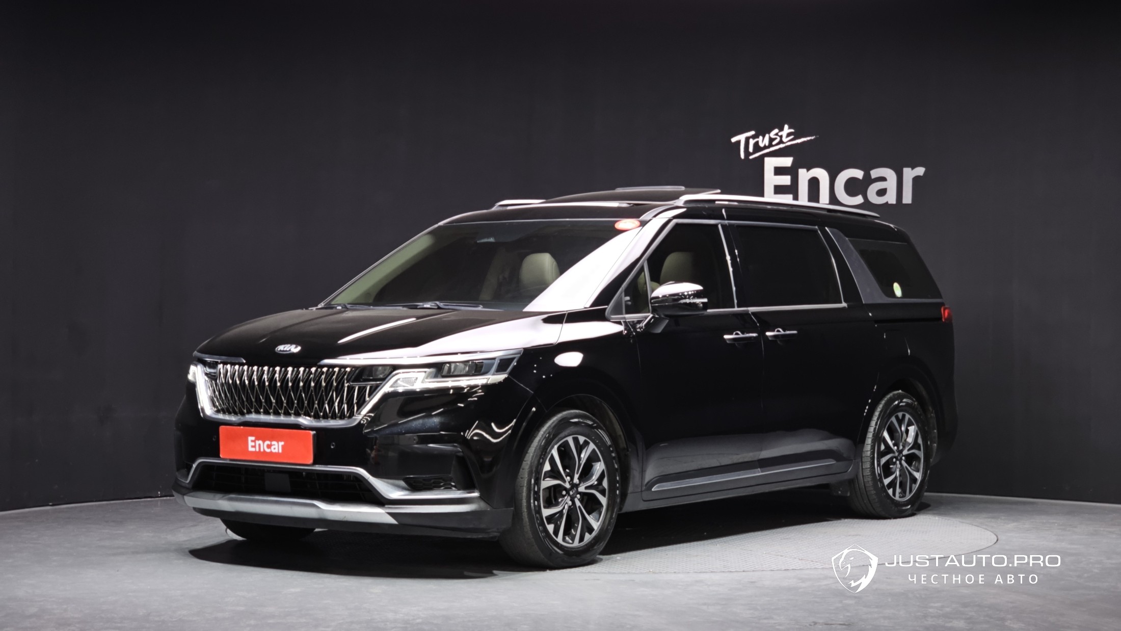 Автомобиль Kia Canival