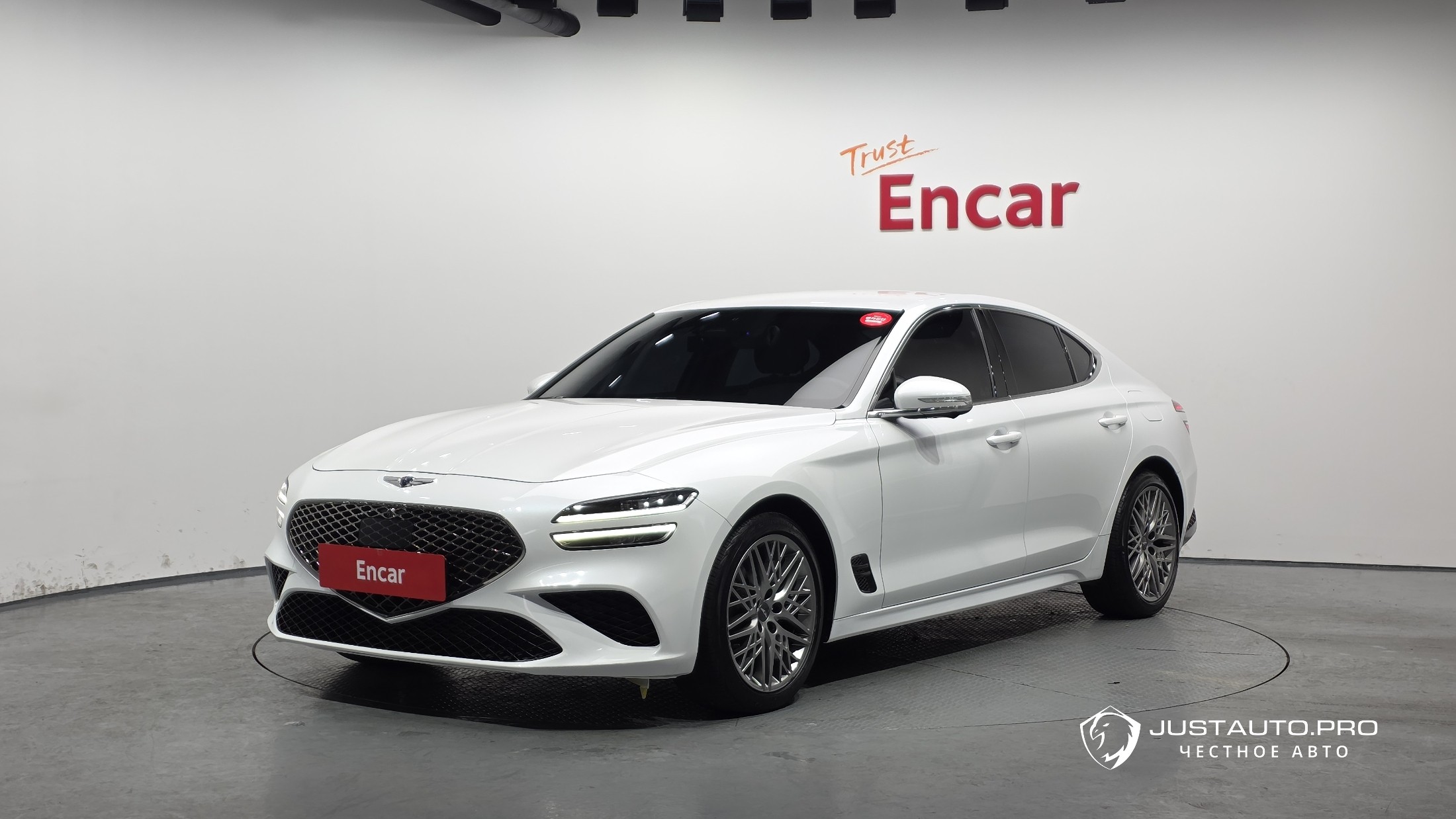 Автомобиль Genesis G70