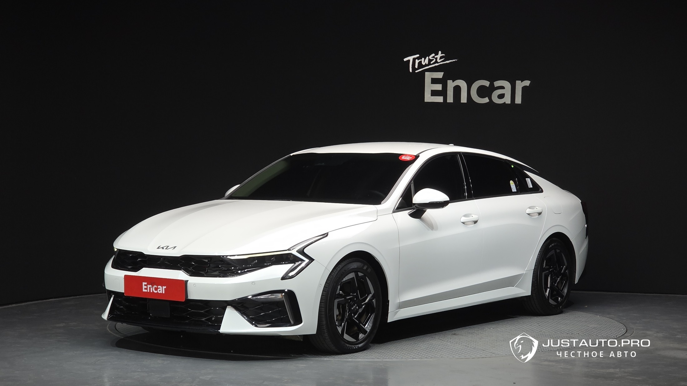 Автомобиль Kia K5