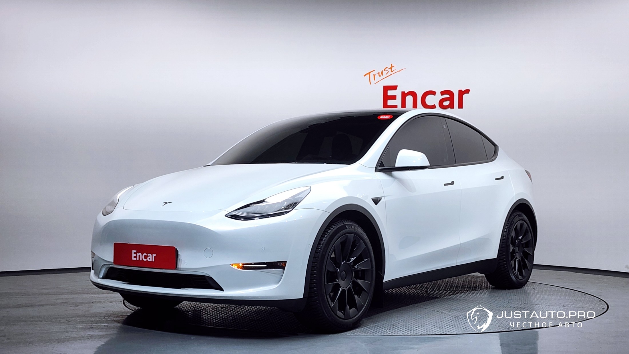 Автомобиль Tesla Model Y