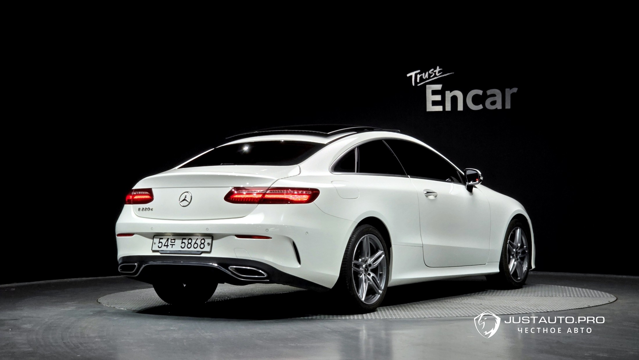 Автомобиль Mercedes-Benz E-Class