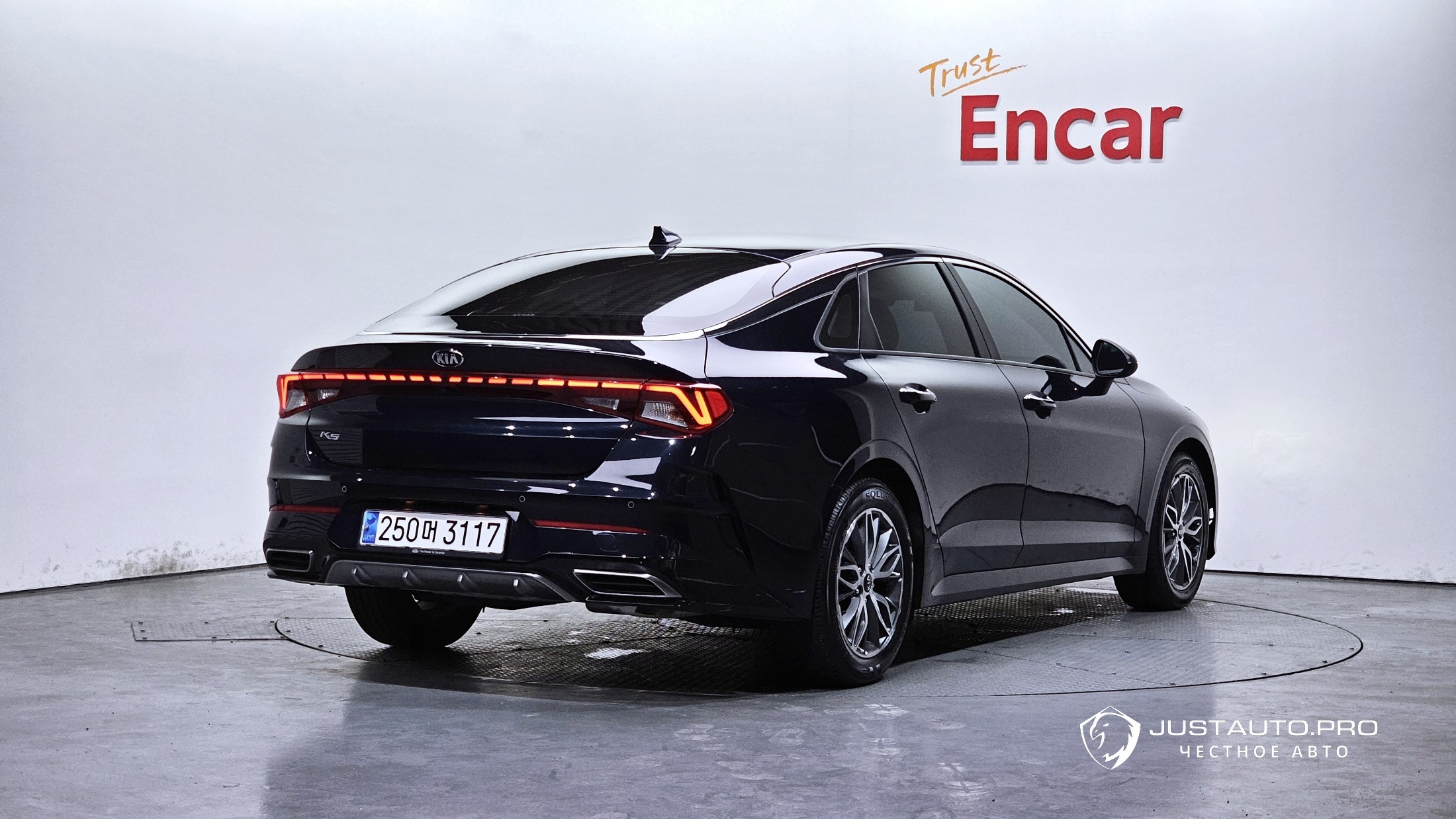 Автомобиль Kia K5