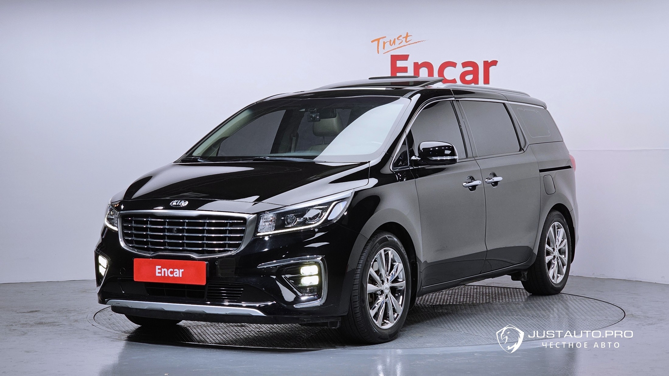 Автомобиль Kia Canival