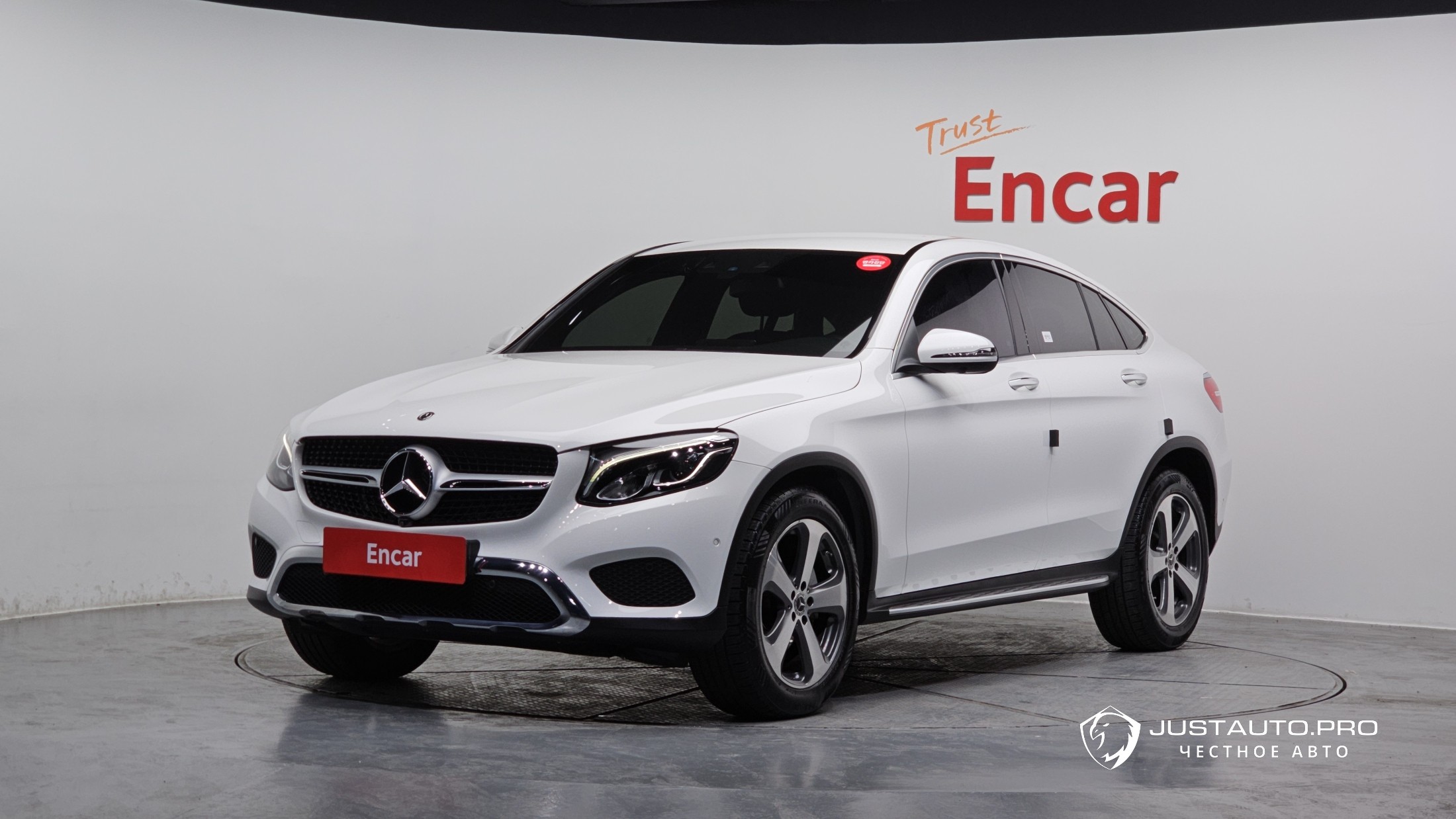 Автомобиль Mercedes-Benz GLC-Class
