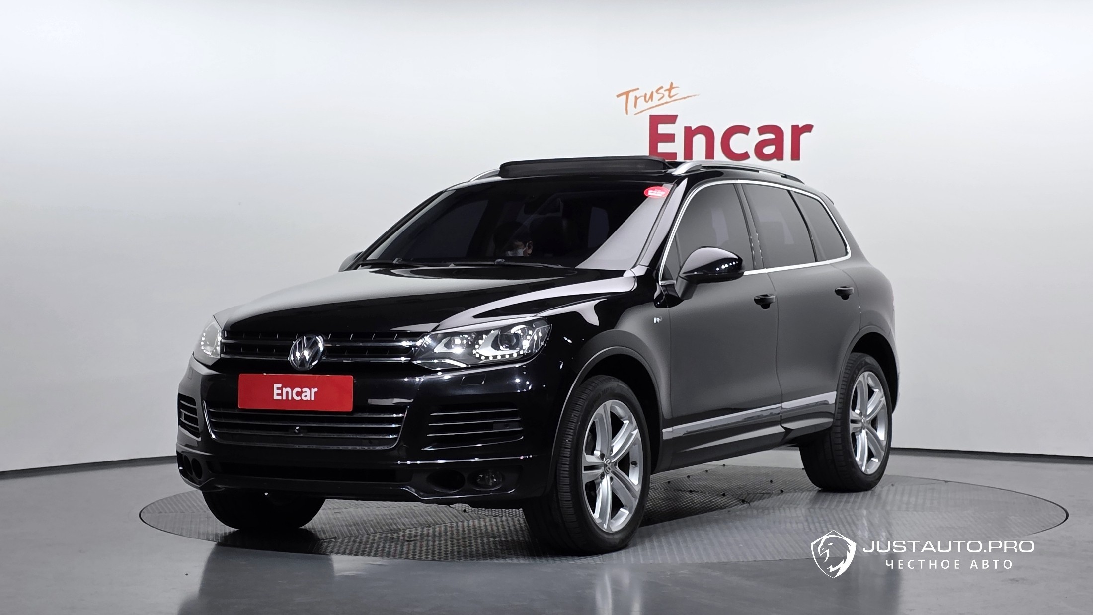 Автомобиль Volkswagen Touareg
