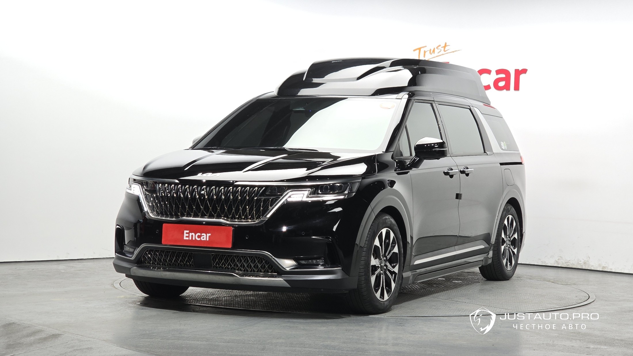 Автомобиль Kia Canival