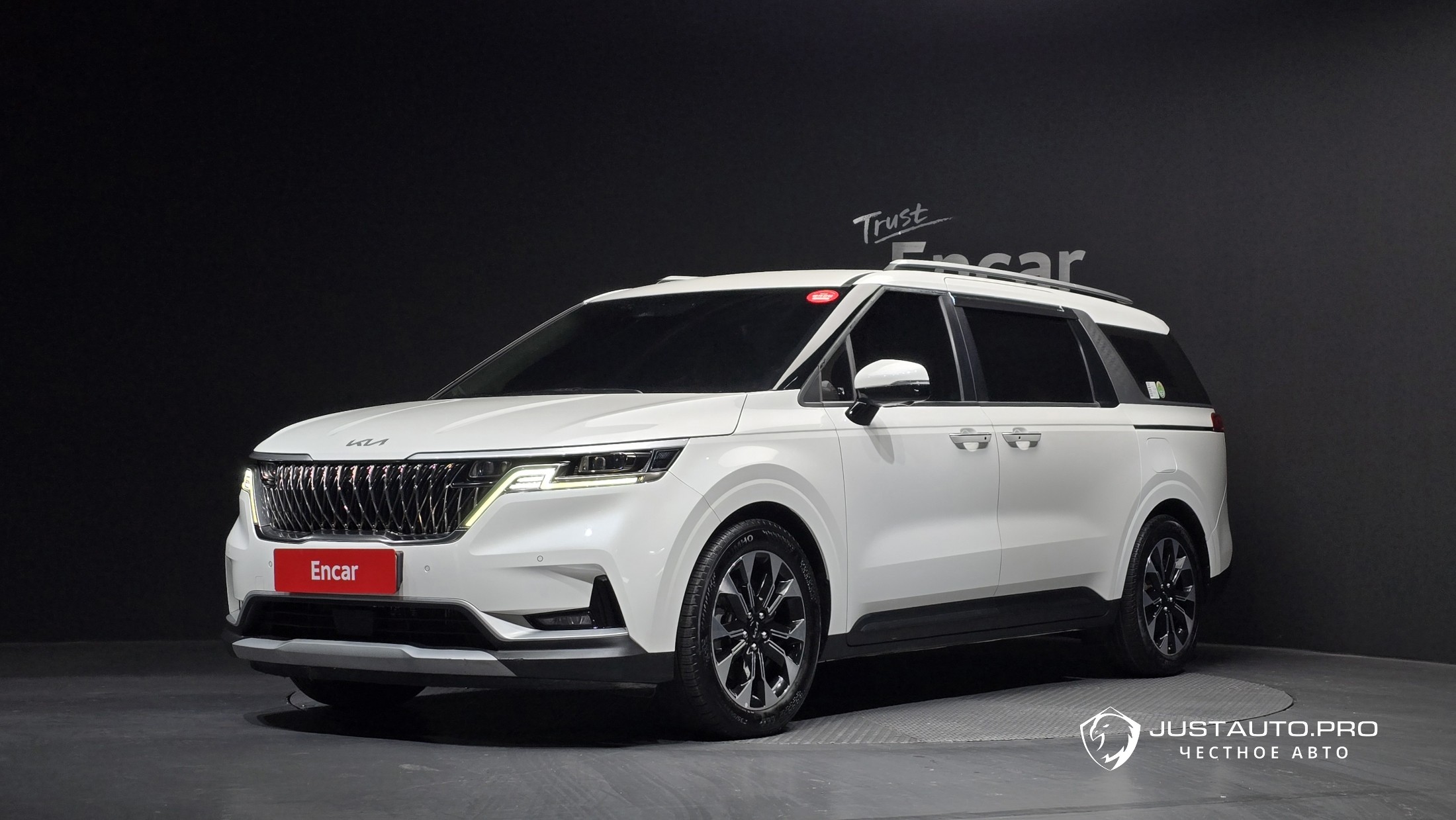 Автомобиль Kia Canival