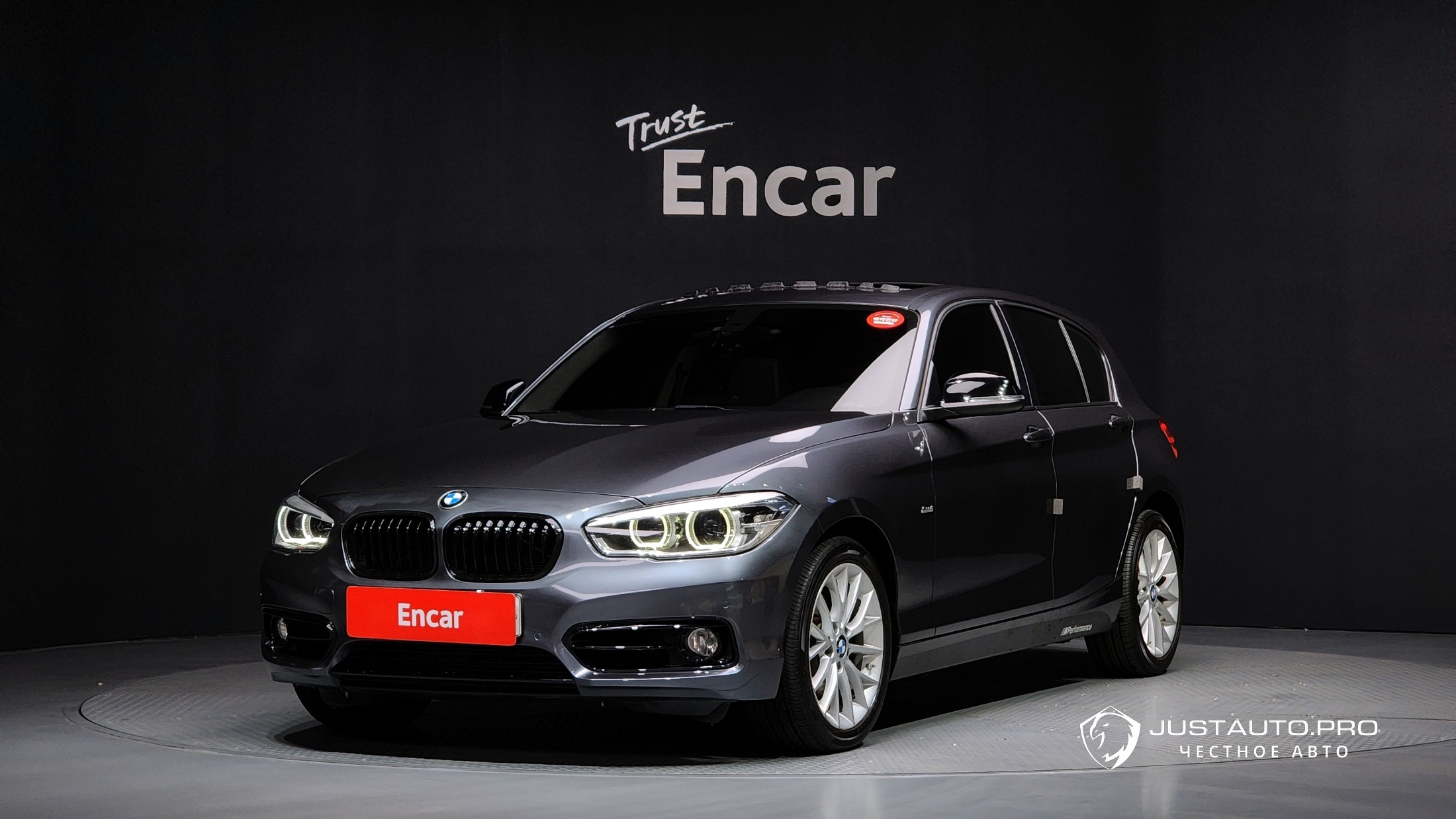 Автомобиль BMW 1-Series