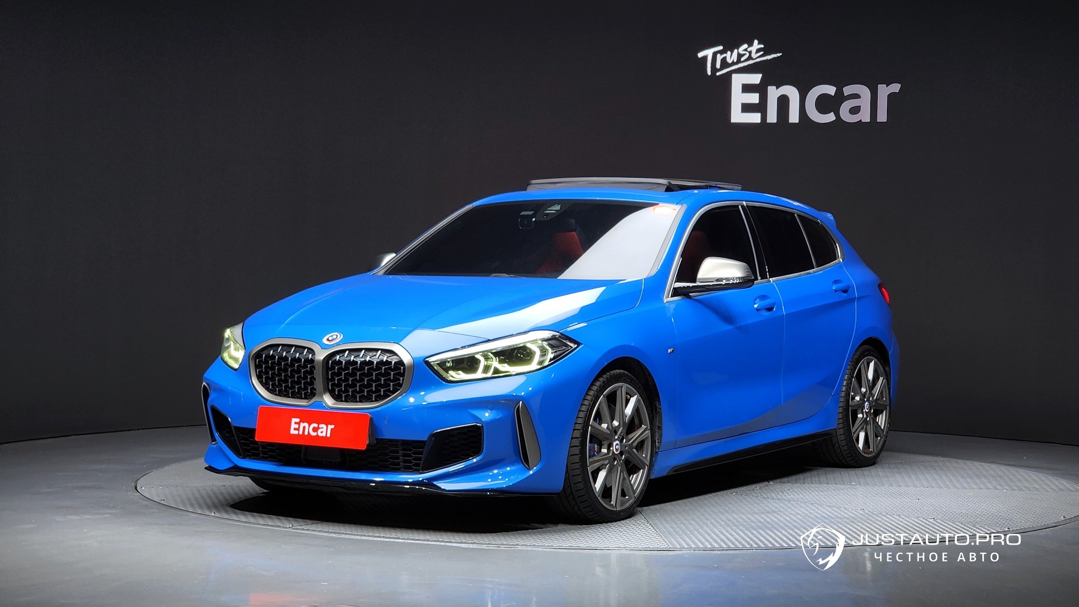Автомобиль BMW 1-Series