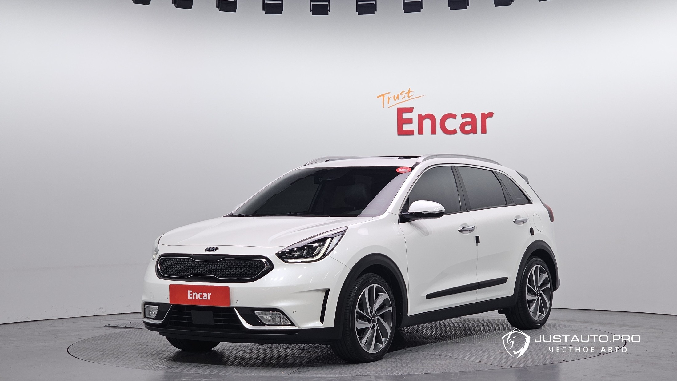 Автомобиль Kia Niro