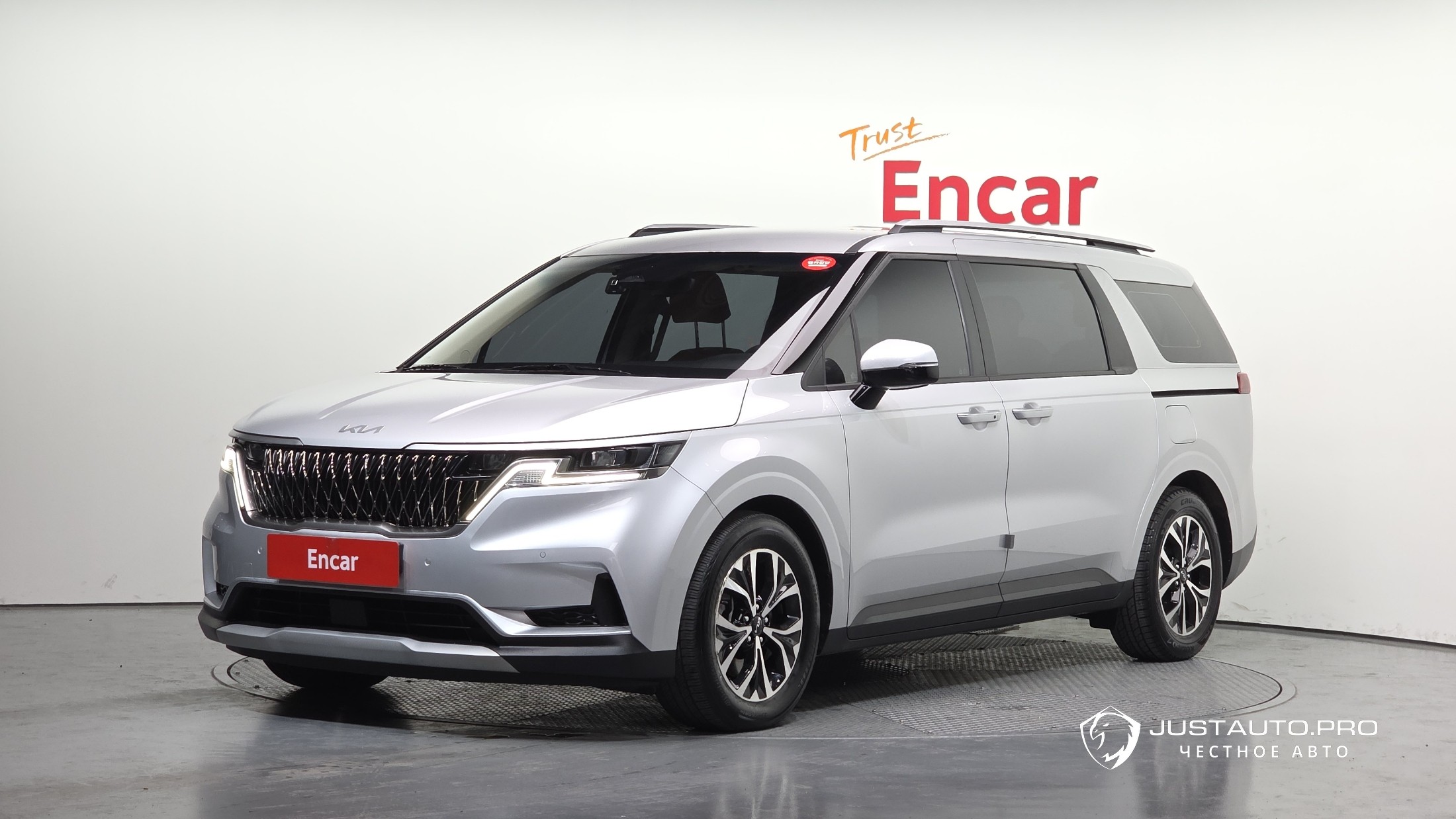 Автомобиль Kia Canival