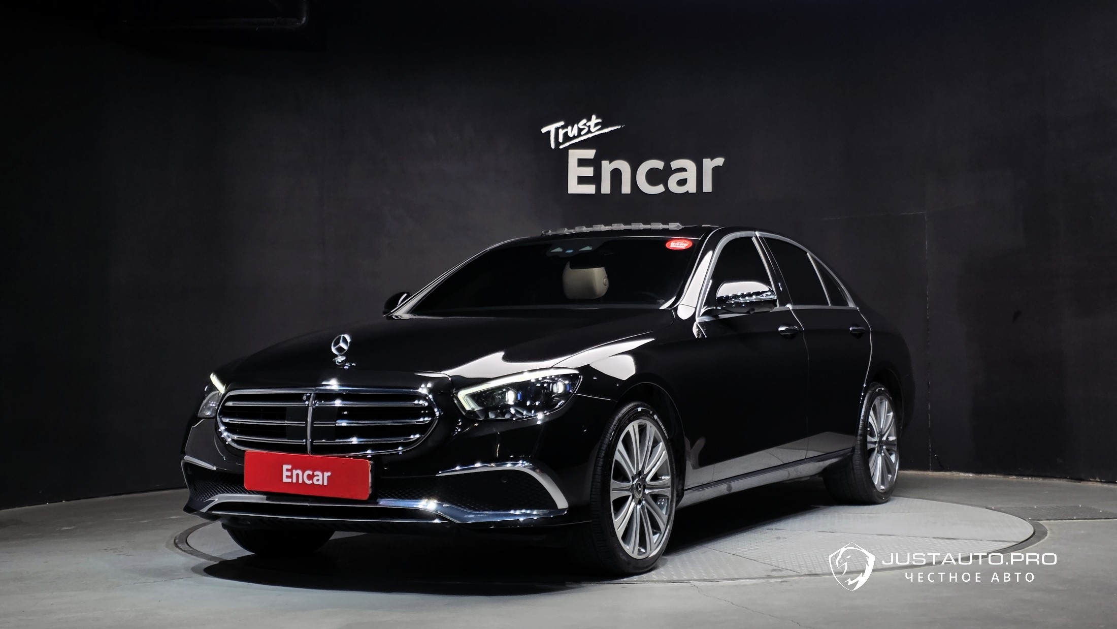 Автомобиль Mercedes-Benz E-Class