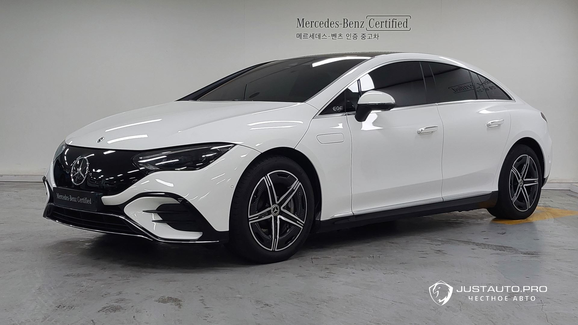 Автомобиль Mercedes-Benz EQE