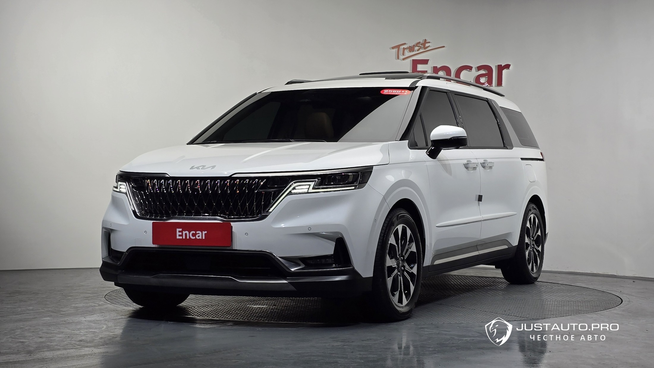 Автомобиль Kia Canival