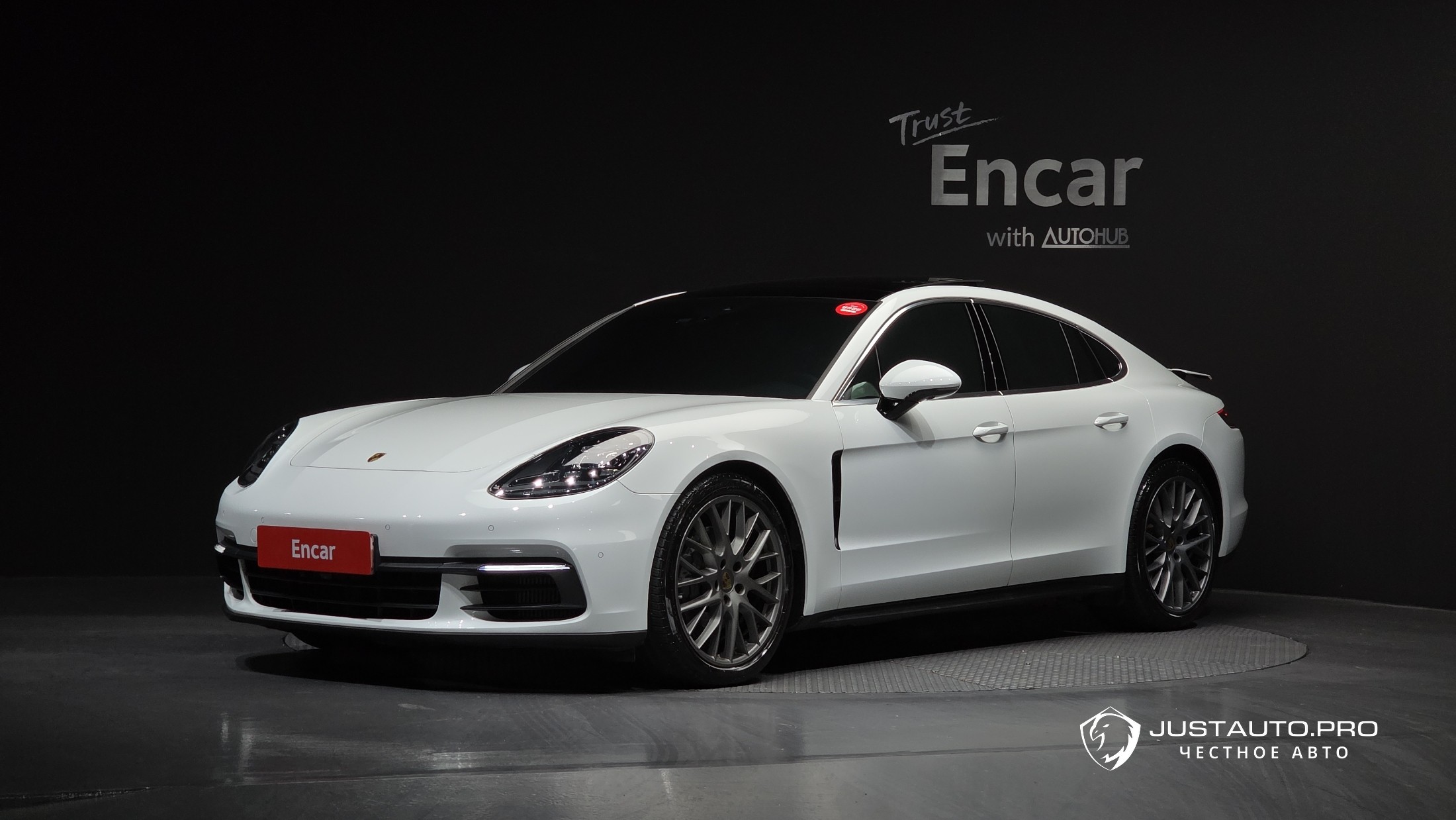 Автомобиль Porsche Panamera