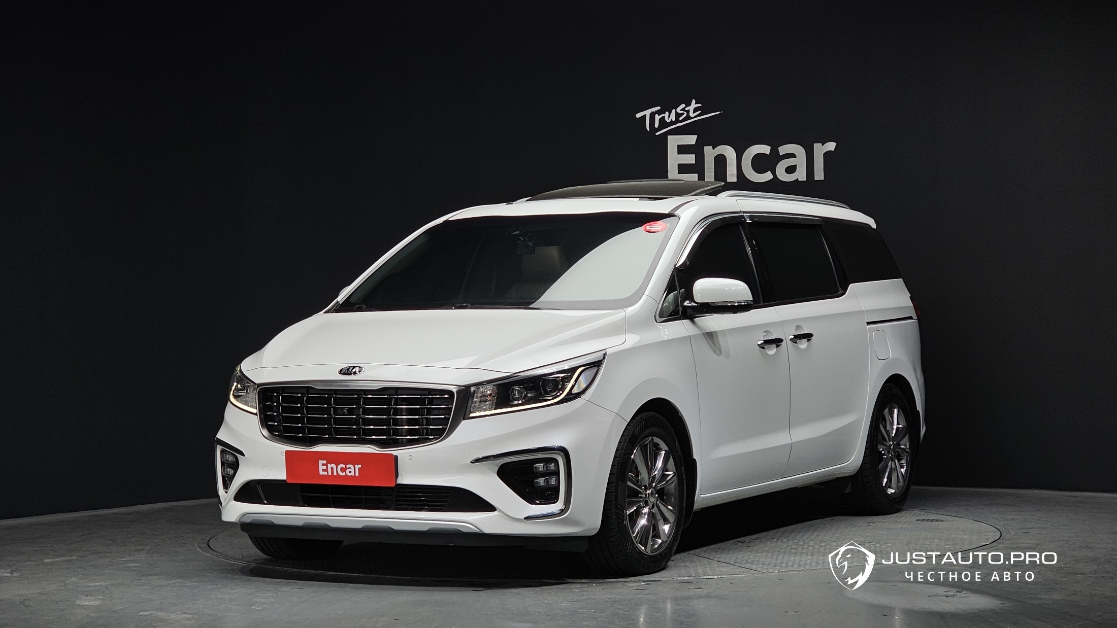 Автомобиль Kia Canival