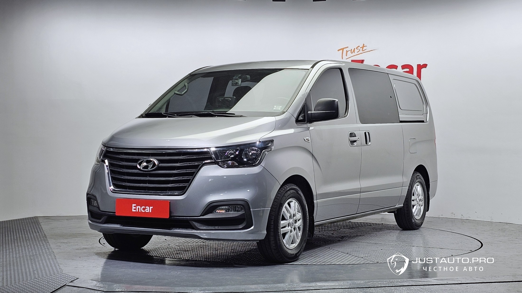 Автомобиль Hyundai Starex