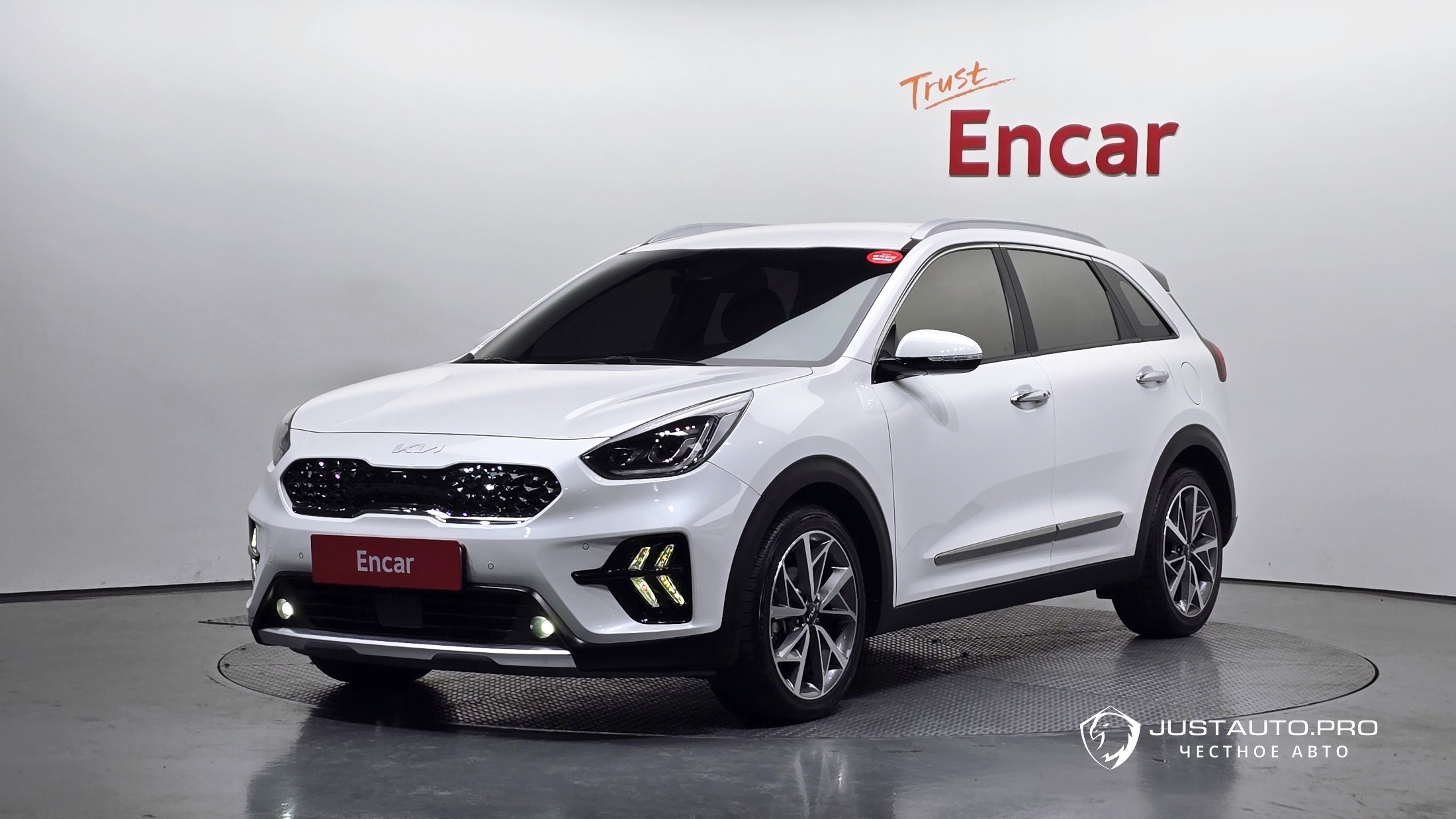 Автомобиль Kia Niro