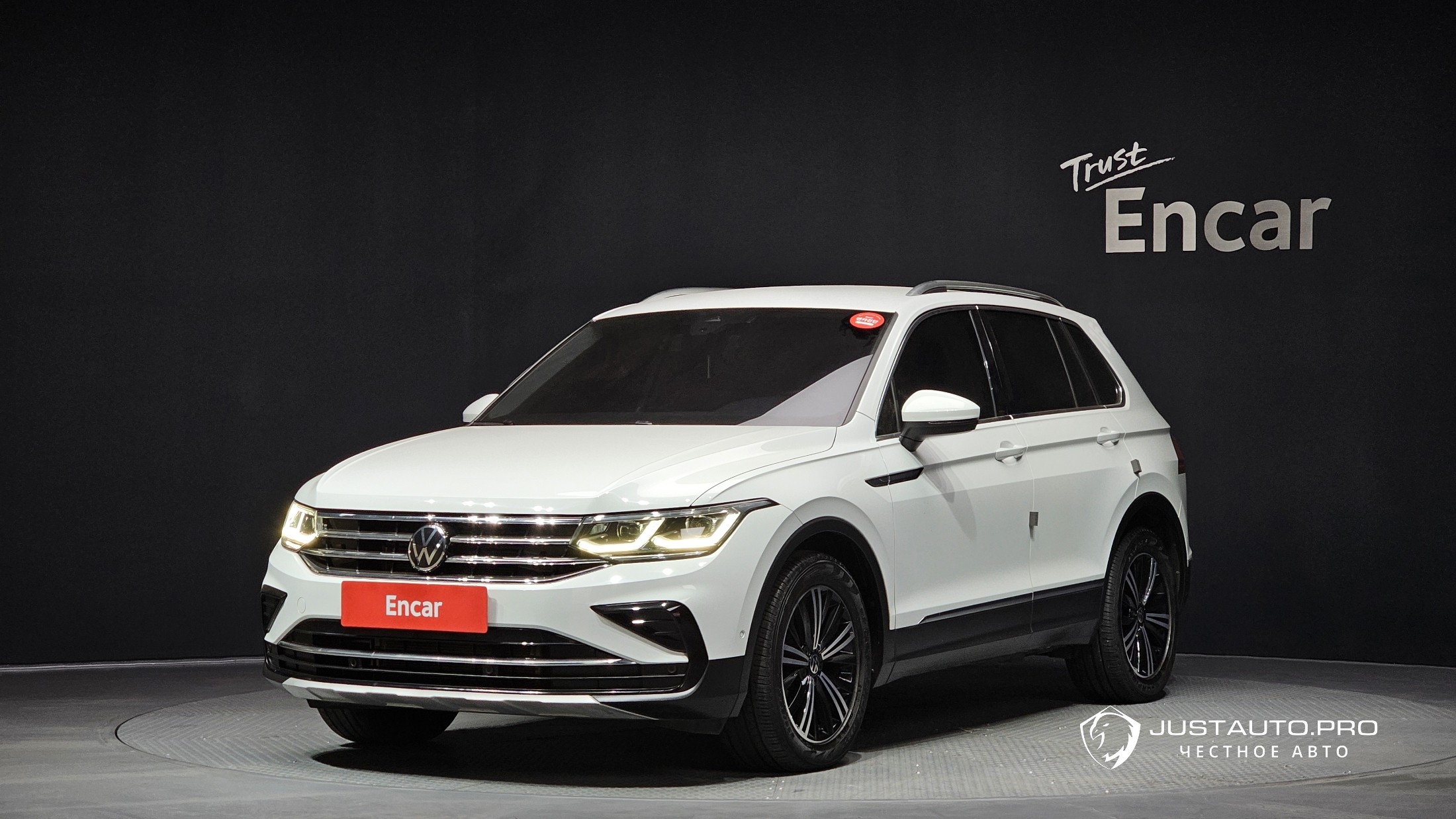 Автомобиль Volkswagen Tiguan