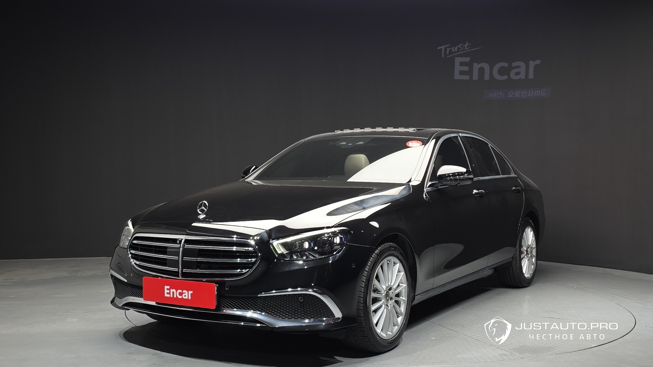 Автомобиль Mercedes-Benz E-Class
