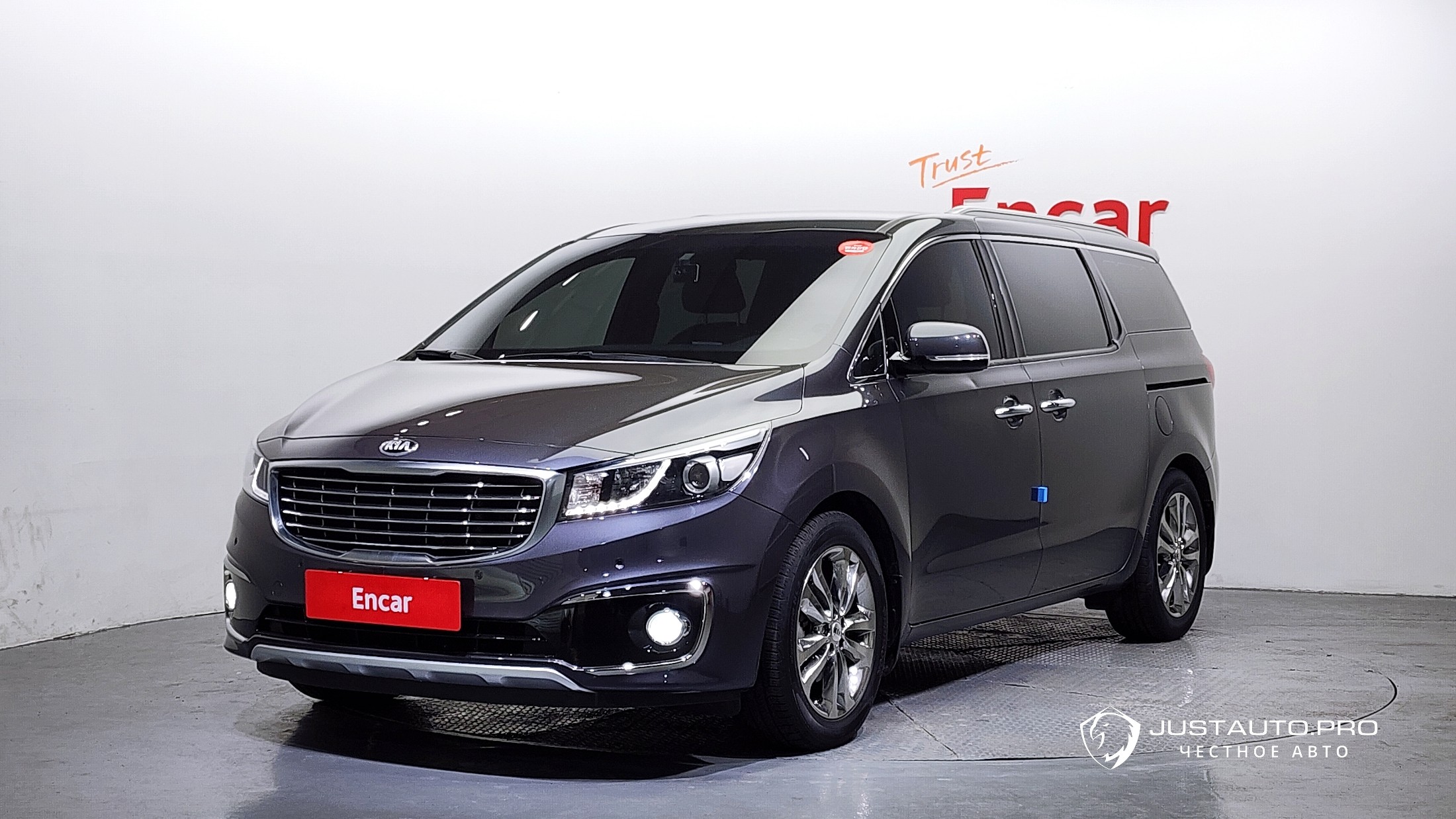 Автомобиль Kia Canival
