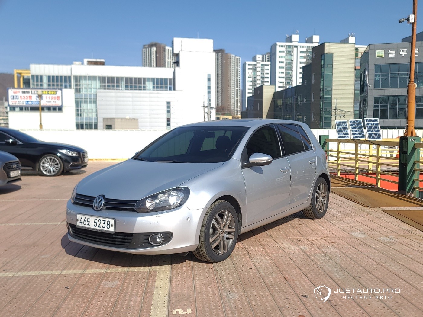 Автомобиль Volkswagen Golf