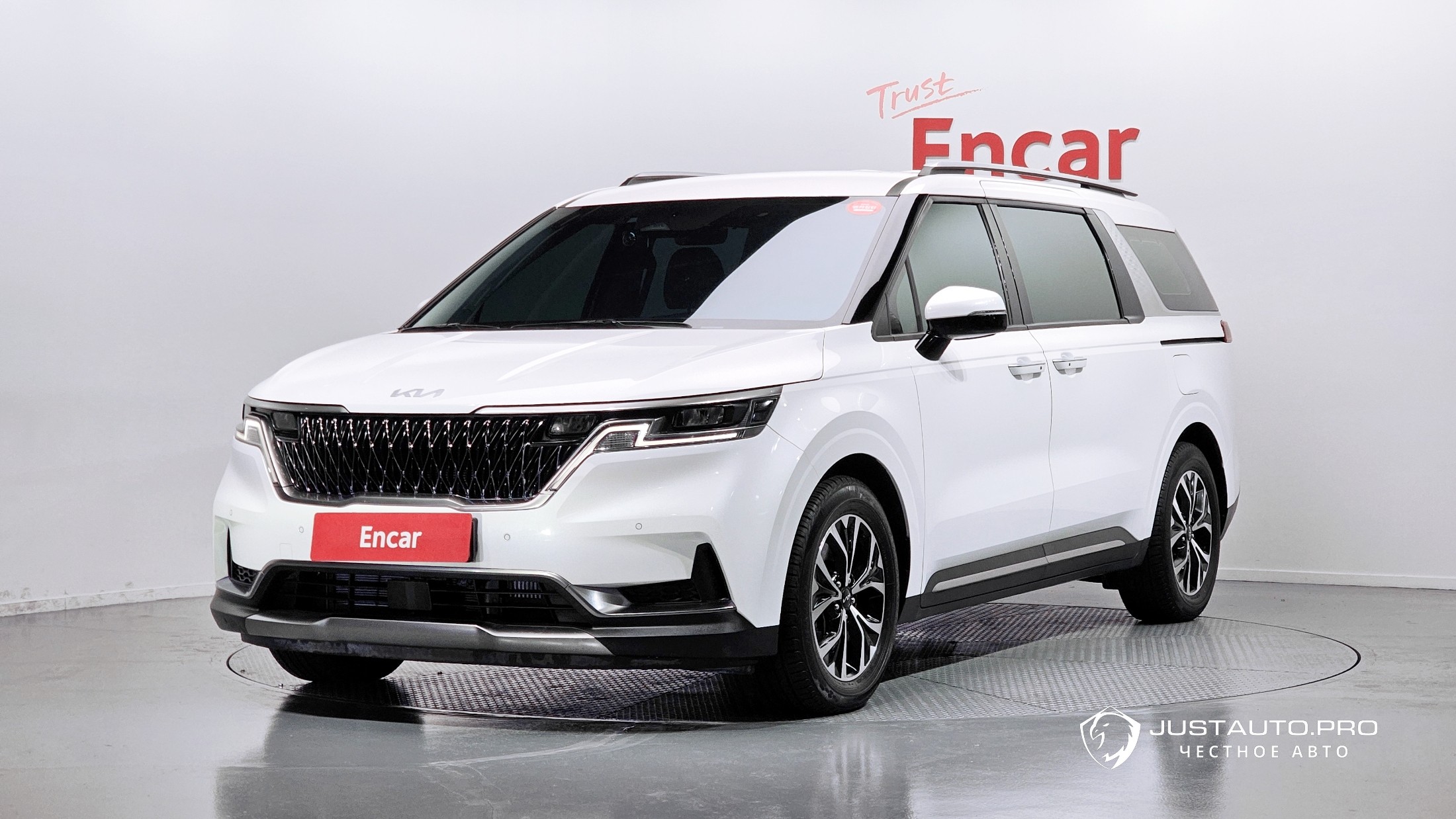 Автомобиль Kia Canival