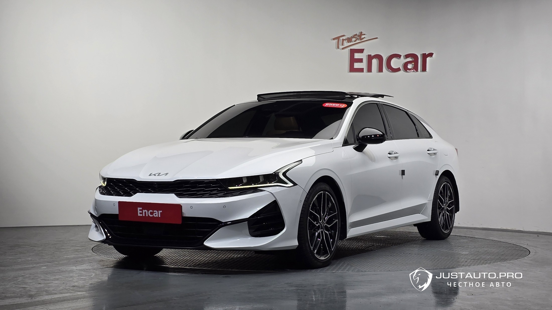Автомобиль Kia K5