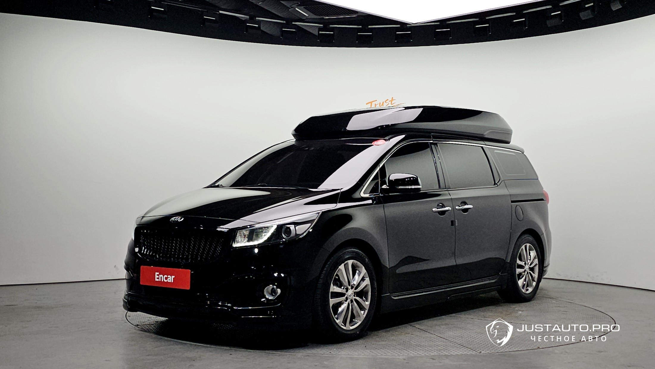 Автомобиль Kia Canival