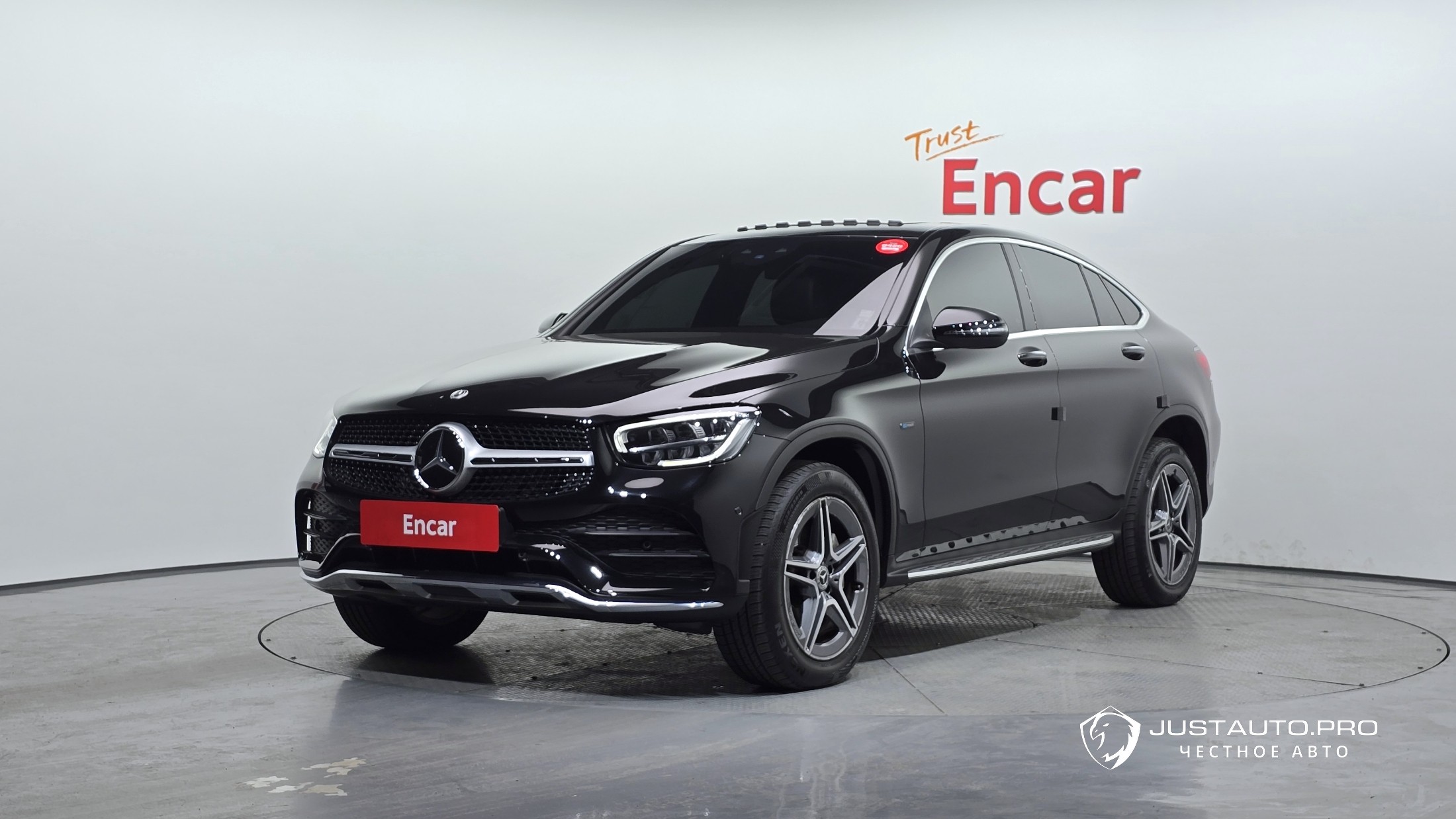 Автомобиль Mercedes-Benz GLC-Class