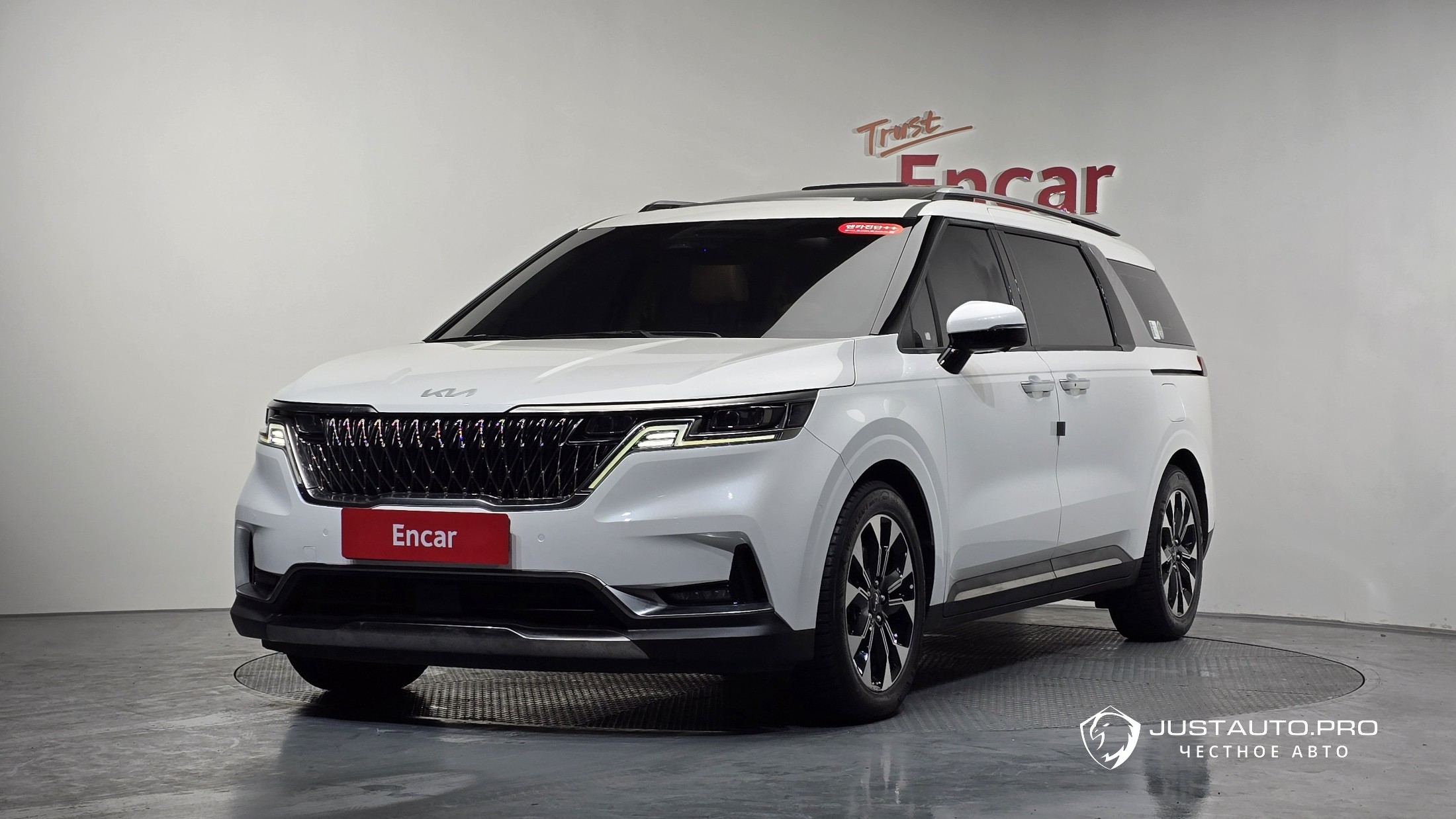 Автомобиль Kia Canival